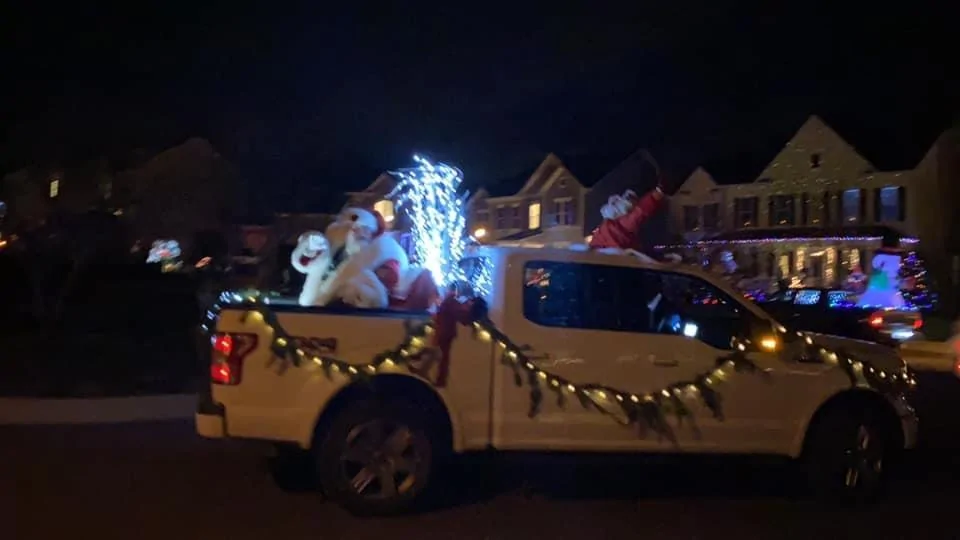 Jeep Gladiator We were in our first Christmas Holiday “parade” 2F5E4334-6B11-4444-A3DC-A054855DBFB8