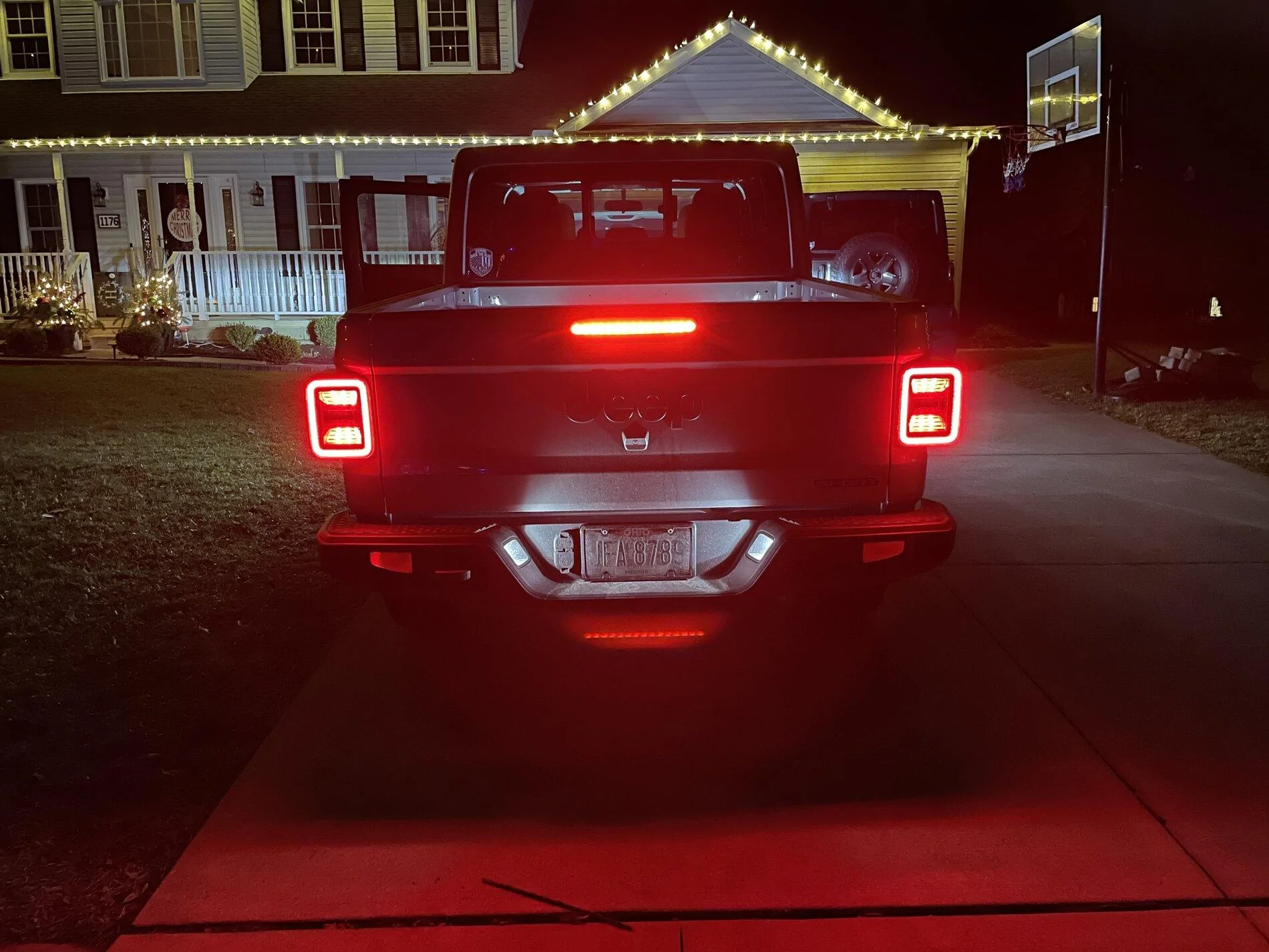 Jeep Gladiator Aftermarket LED taillights 9F8F887C-6541-425D-B1C0-1CFD27768DDF