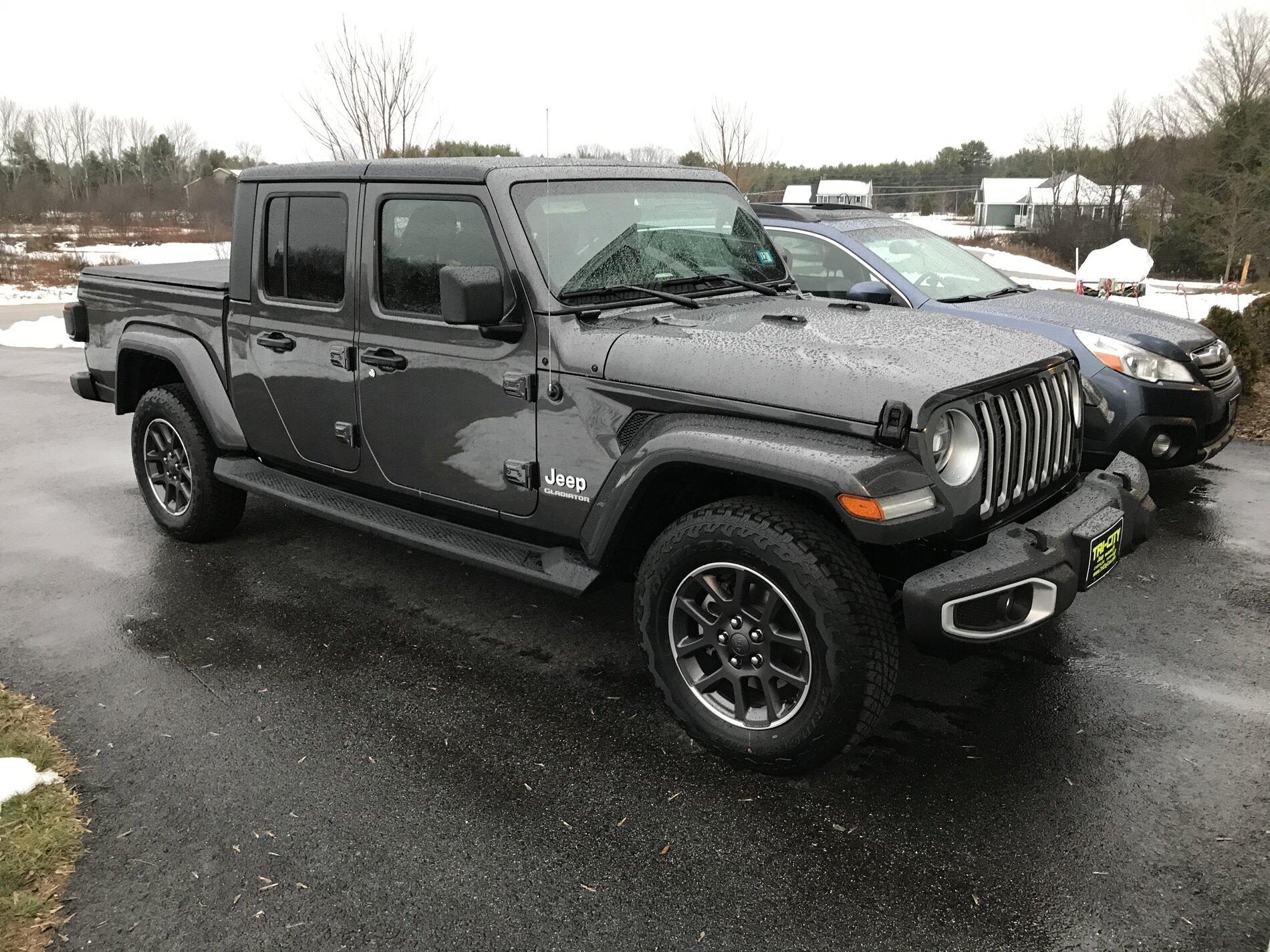 Jeep Gladiator GRANITE CRYSTAL JT Gladiator Club 5952DA8C-42C7-4D28-B715-BF32A6622910