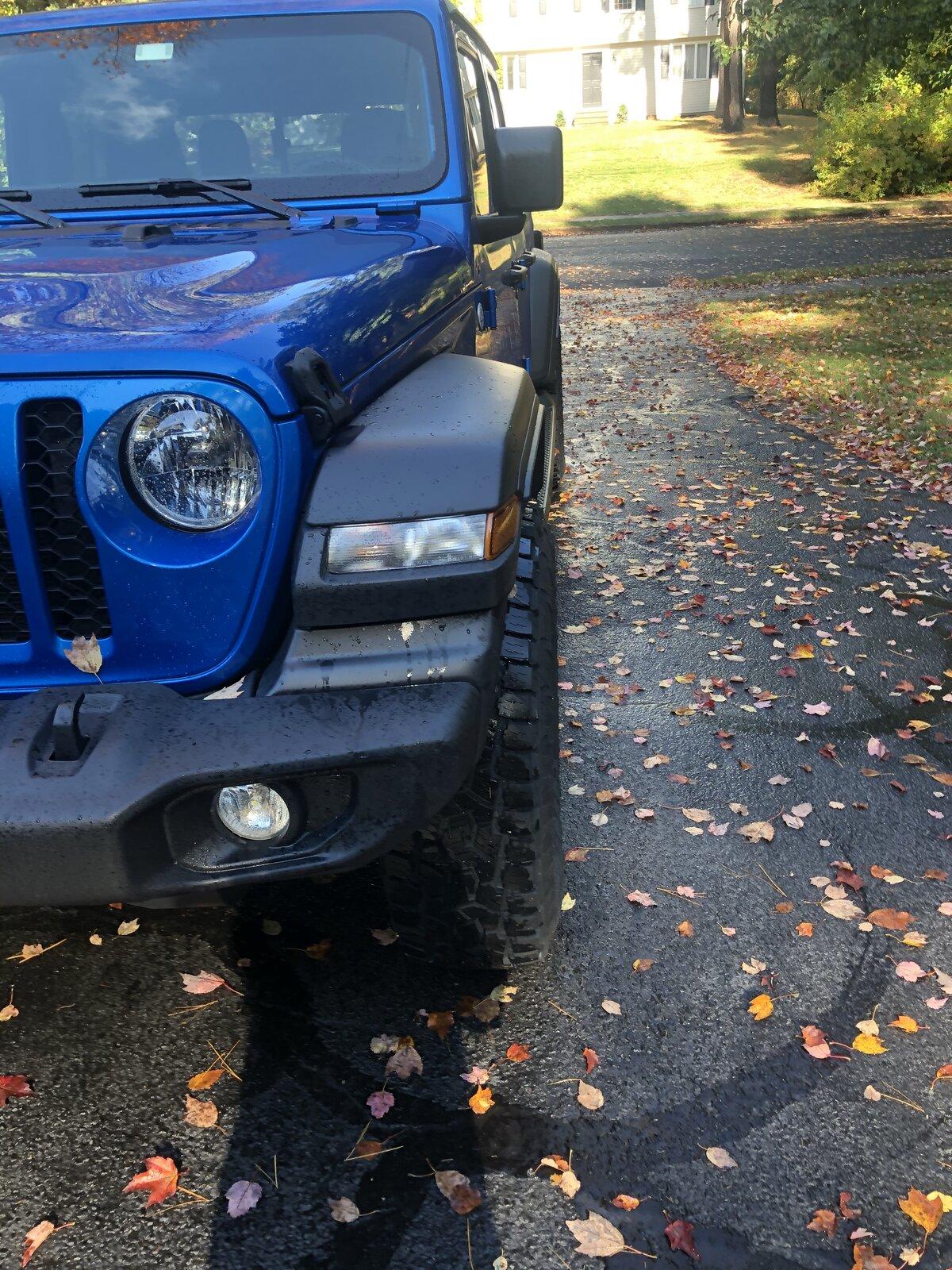 Jeep Gladiator New Sport S - rethinking lift.  Would like input on 33s/34s on stock height (level or no?) 61AF8E2C-6E2F-4E8F-ACF5-2B44C40B3771
