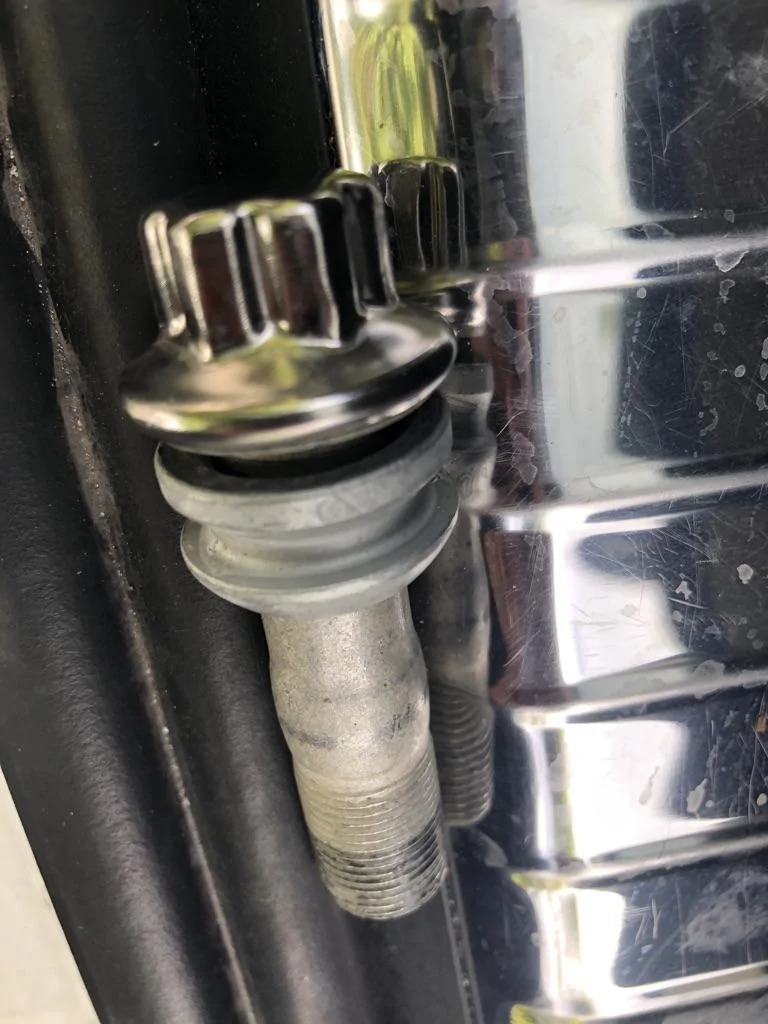 Jeep Gladiator Wheel locks that dont look like wheel locks? BC5962DC-3D06-4EAE-9985-E2CE907F0D3B_1_105_c