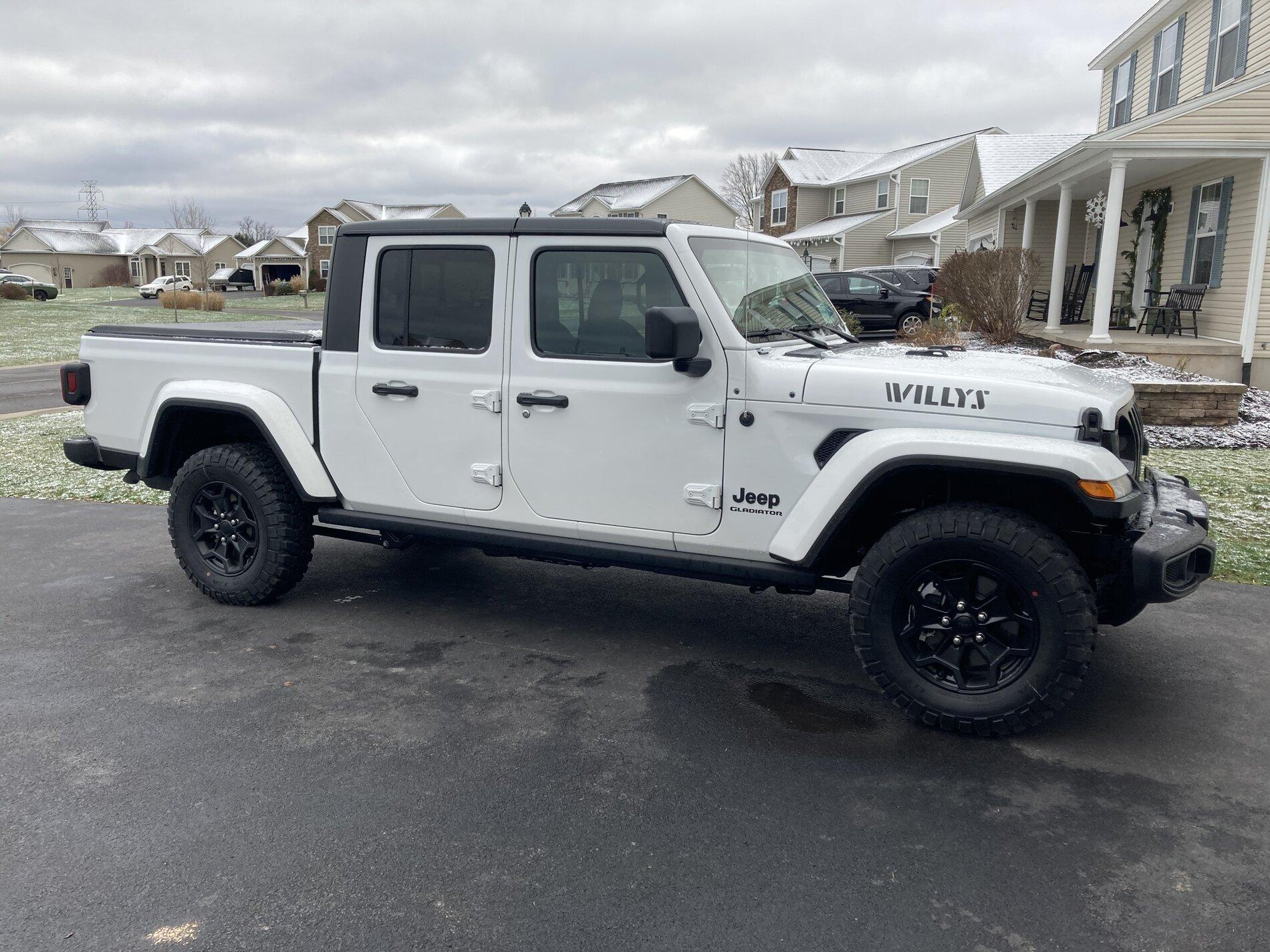 Jeep Gladiator WILLYS Edition Gladiator JT Club A1EF3485-3A6B-40CB-9A1C-189406D1B943