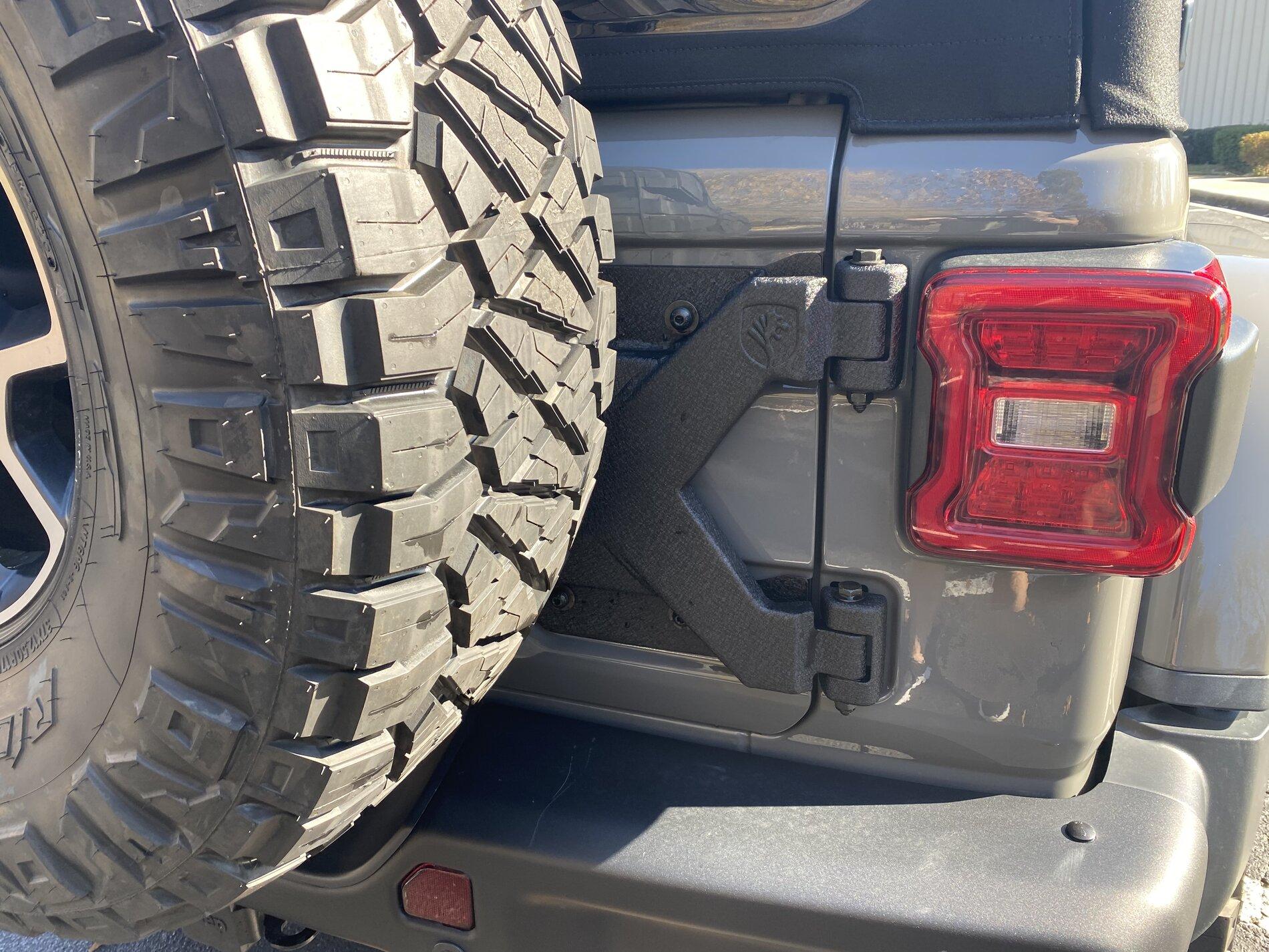 Jeep Gladiator 2019 Jeep Unlimited Rubicon 3.6L V6 Sting Grey - 16k miles - Lots of Upgrades - $49,500 CF47A4A1-06FB-4E1E-94C7-186058D6F9CD
