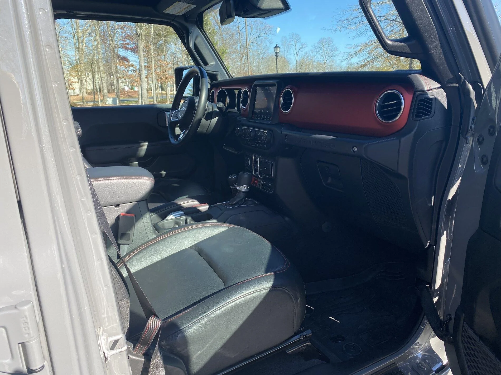 Jeep Gladiator 2019 Jeep Unlimited Rubicon 3.6L V6 Sting Grey - 16k miles - Lots of Upgrades - $49,500 B0F8FD52-6499-4B2D-88A2-83A3DA5D6338