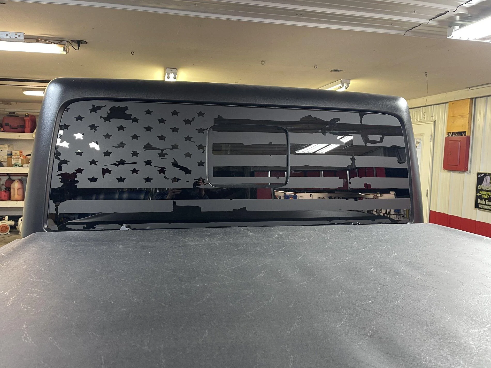 Jeep Gladiator Hypertension Sting Gray Mojave Build Gladiator Back glass