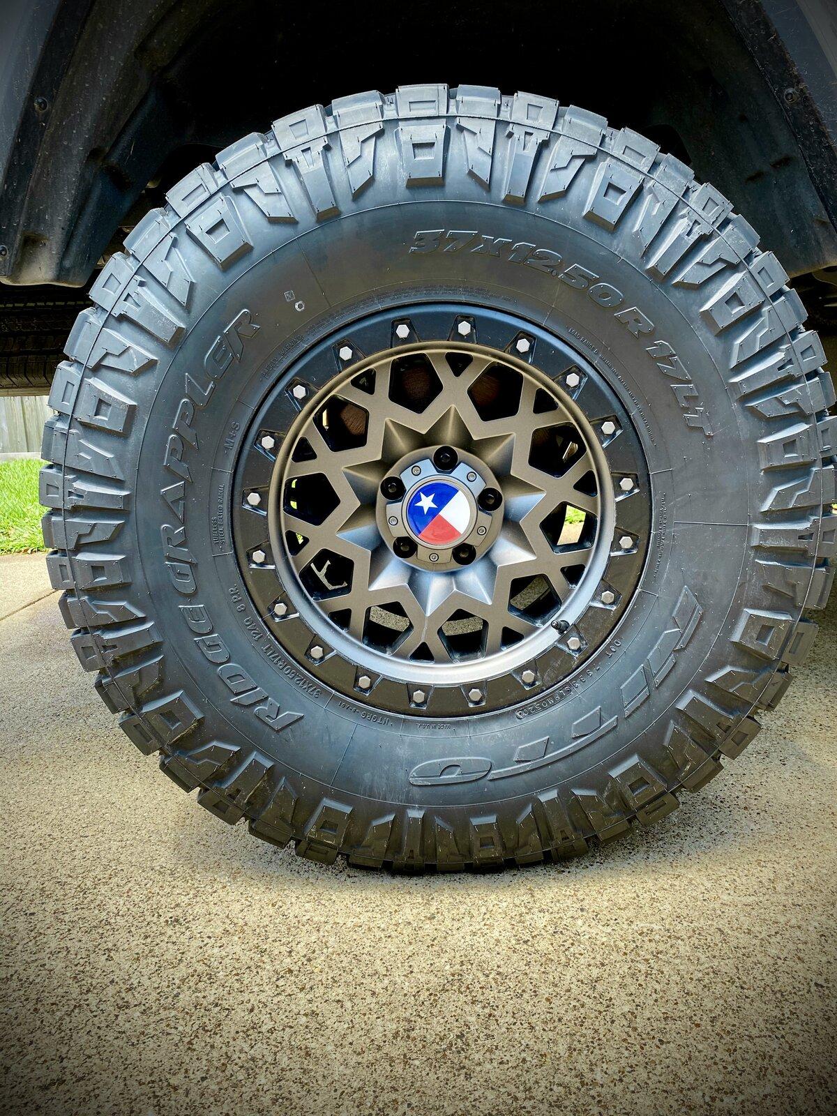 Jeep Gladiator 37x12.50x17 Nitto Ridge Grapplers (4 tires) IMG_2739