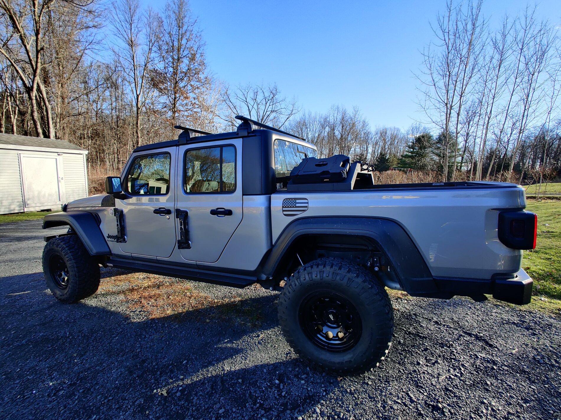 Jeep Gladiator Bed mounted spare tire ideas - Rugged Ridge and Others IMG_20201206_141349