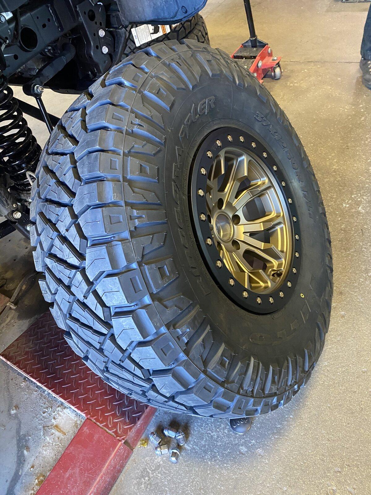 Jeep Gladiator SHOW ME YOUR WHEELS! BD241836-F93C-4B06-9882-3E5FB48F37D7