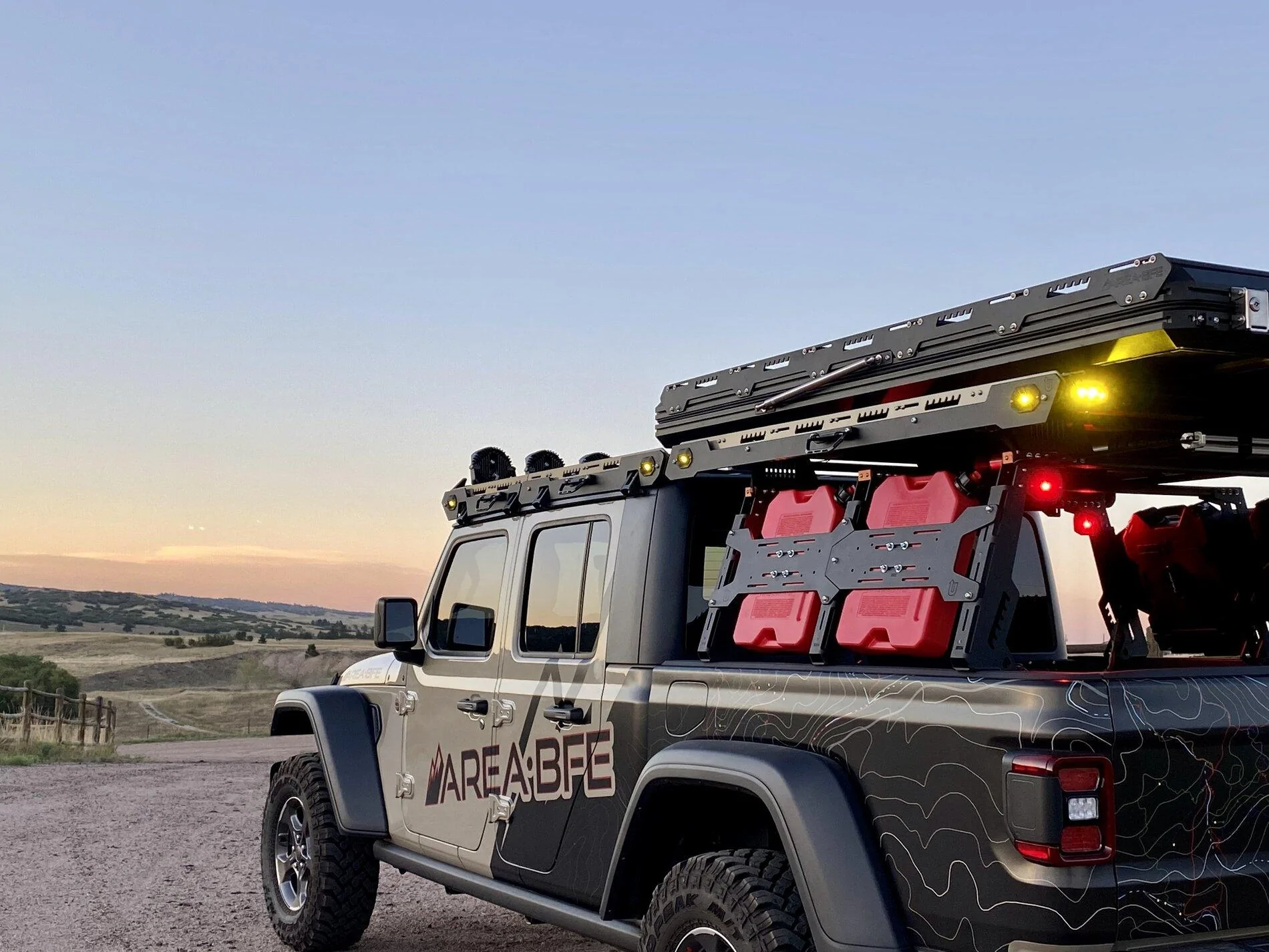 Jeep Gladiator Bed Rack and Roof Top Tents C2167615-8560-4312-9825-B6A960518EA8