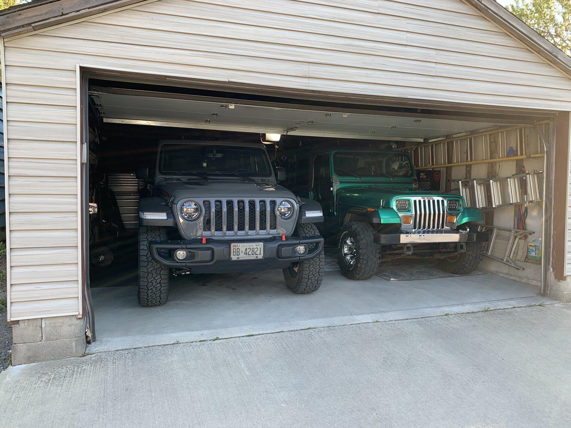 Jeep Gladiator Old School Jeeps 9FF1CB7C-92E0-454B-A32E-0E05F540EC4B