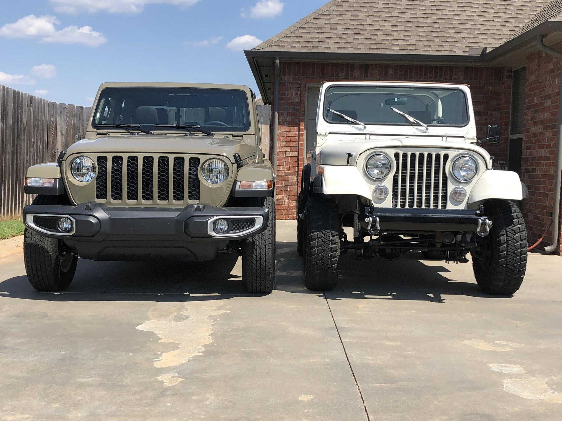 Jeep Gladiator Old School Jeeps CB417A08-5A98-46E1-9B87-CD6A74700586