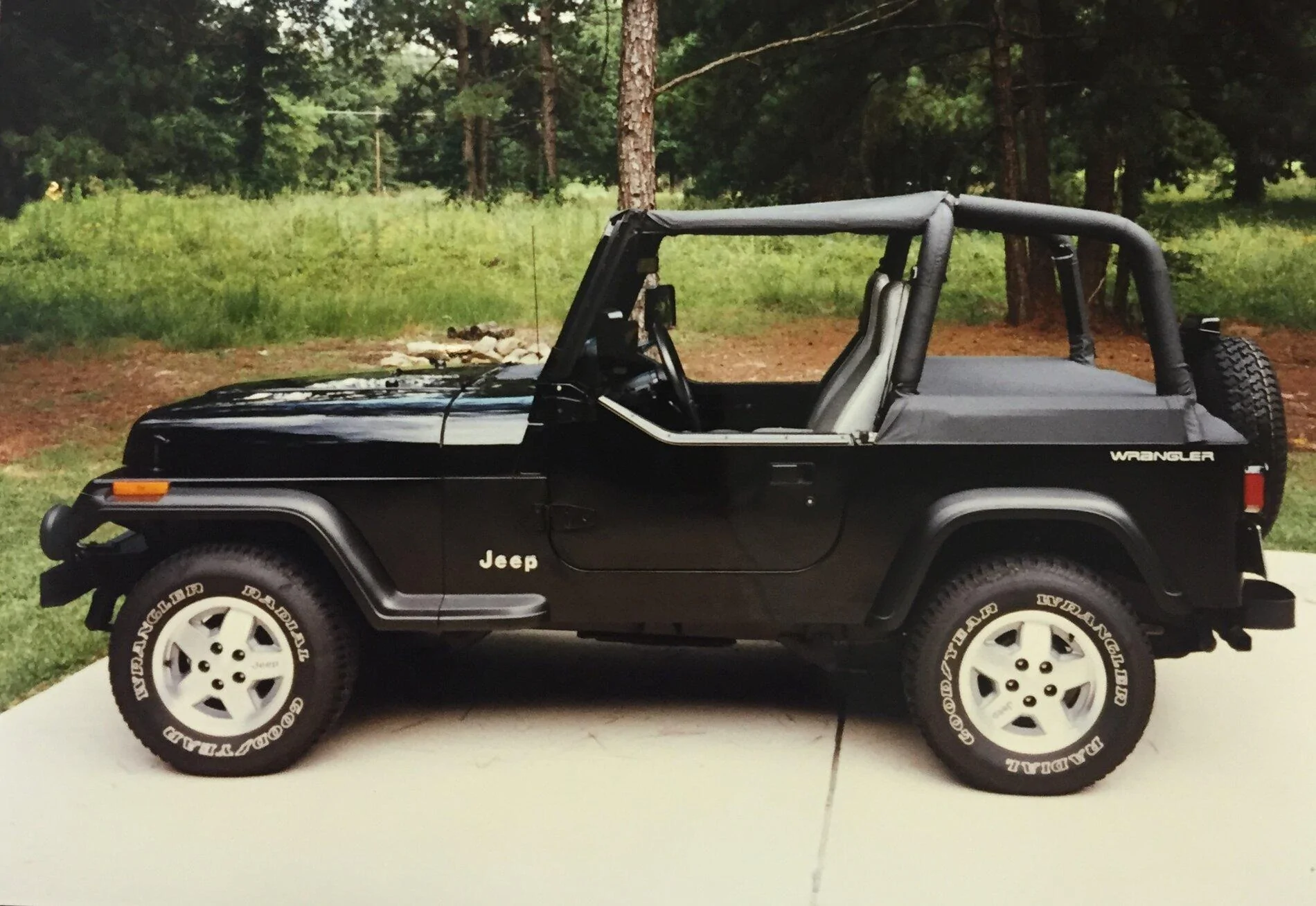 Jeep Gladiator Old School Jeeps 2926380C-4D85-458C-9851-D93568B9E004