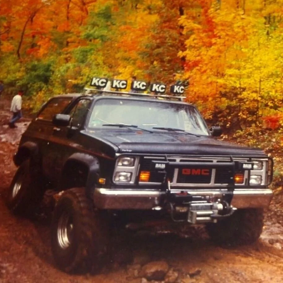 Jeep Gladiator Old School Jeeps 87_1
