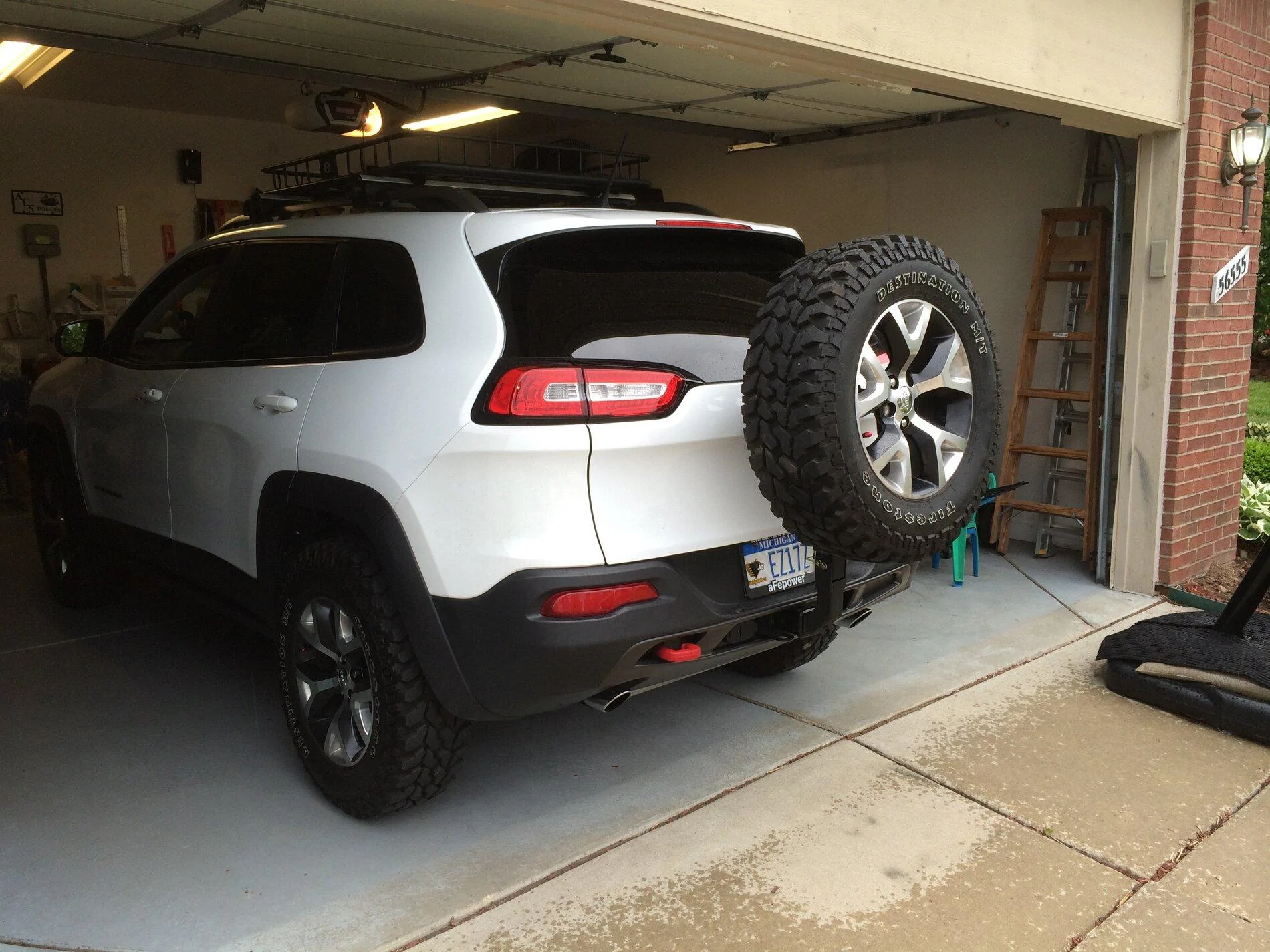 Jeep Gladiator Old School Jeeps trailhawk tire carrier 2