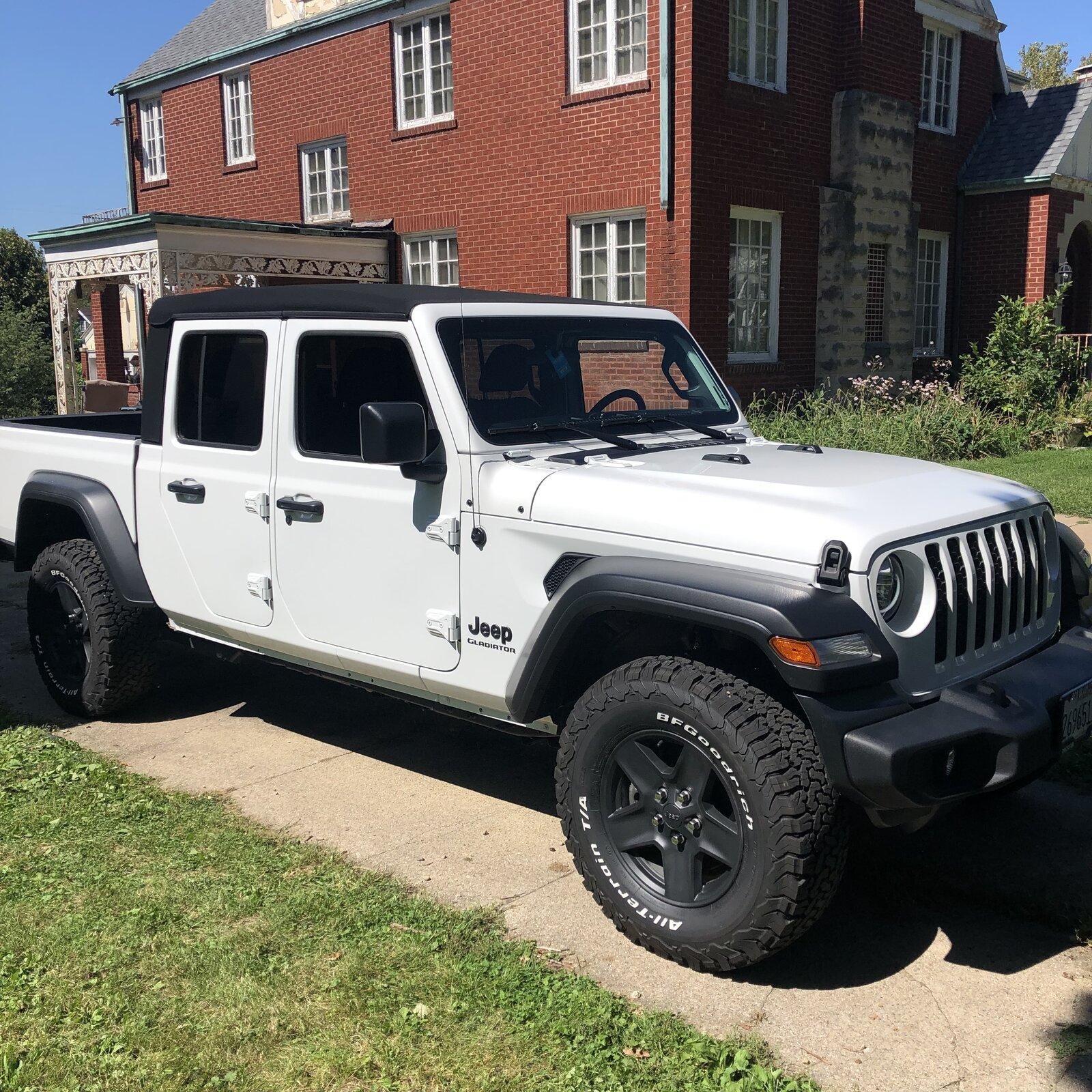 Jeep Gladiator Need advice - Best "upgraded" tire size on stock Sport S rims? F41BABF4-DBF1-4DCC-ACE7-4D623870B512