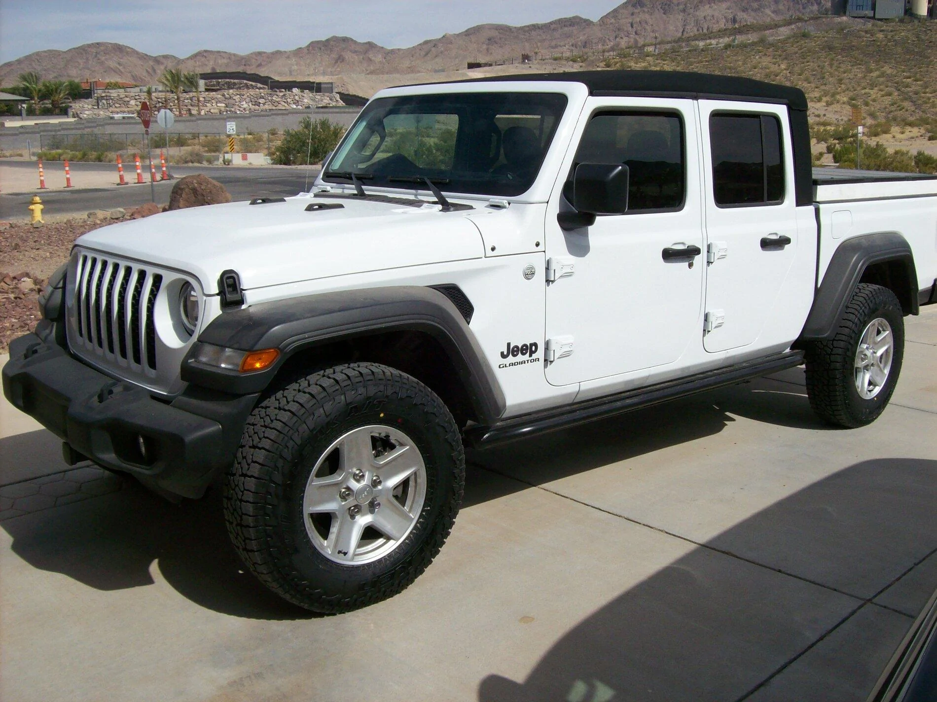 Jeep Gladiator Sport S with Max Tow - What's required for 35s? Better tire alternative? 101_1722