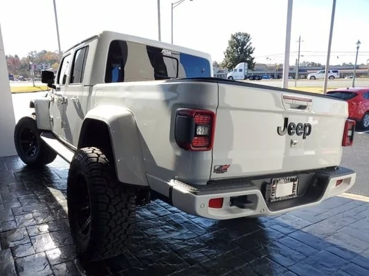 Jeep Gladiator High Altitude's with bigger rubber on stock wheels 6