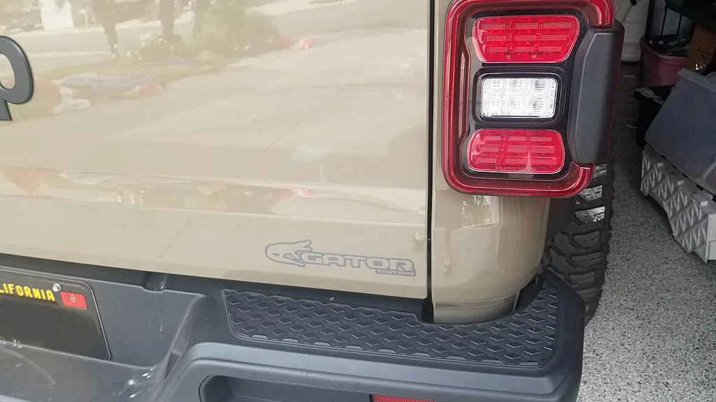 Jeep Gladiator Stickers and decal pics! gator_stick3