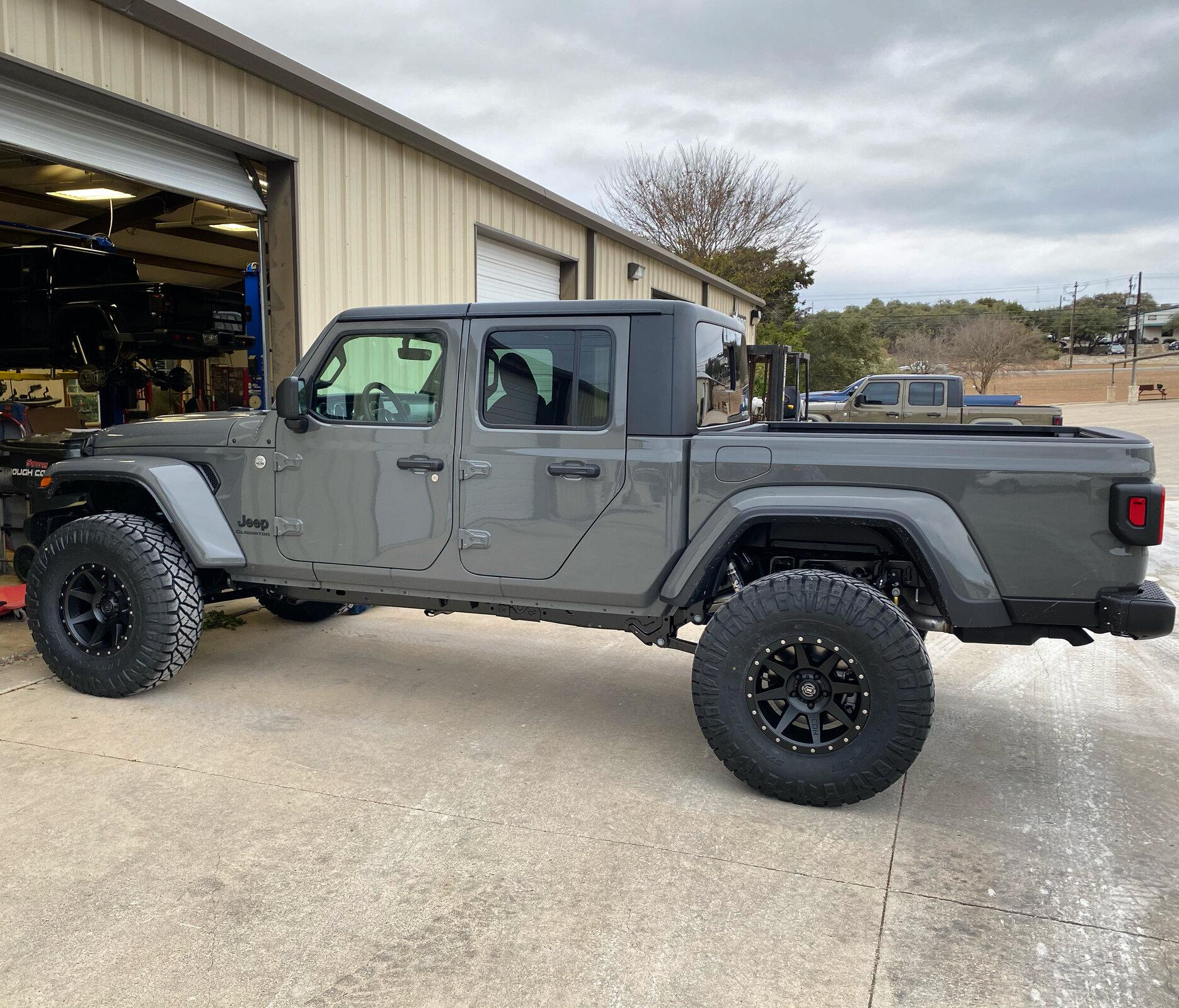 Jeep Gladiator RideRight+ 2.5” Lift is PERFECT! B7644D0F-8CF5-47AD-ACC2-F208C9F26212