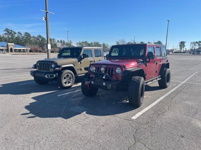 Jeep Gladiator Jeeps Parking Next To Jeeps Parking next to Jeep 1
