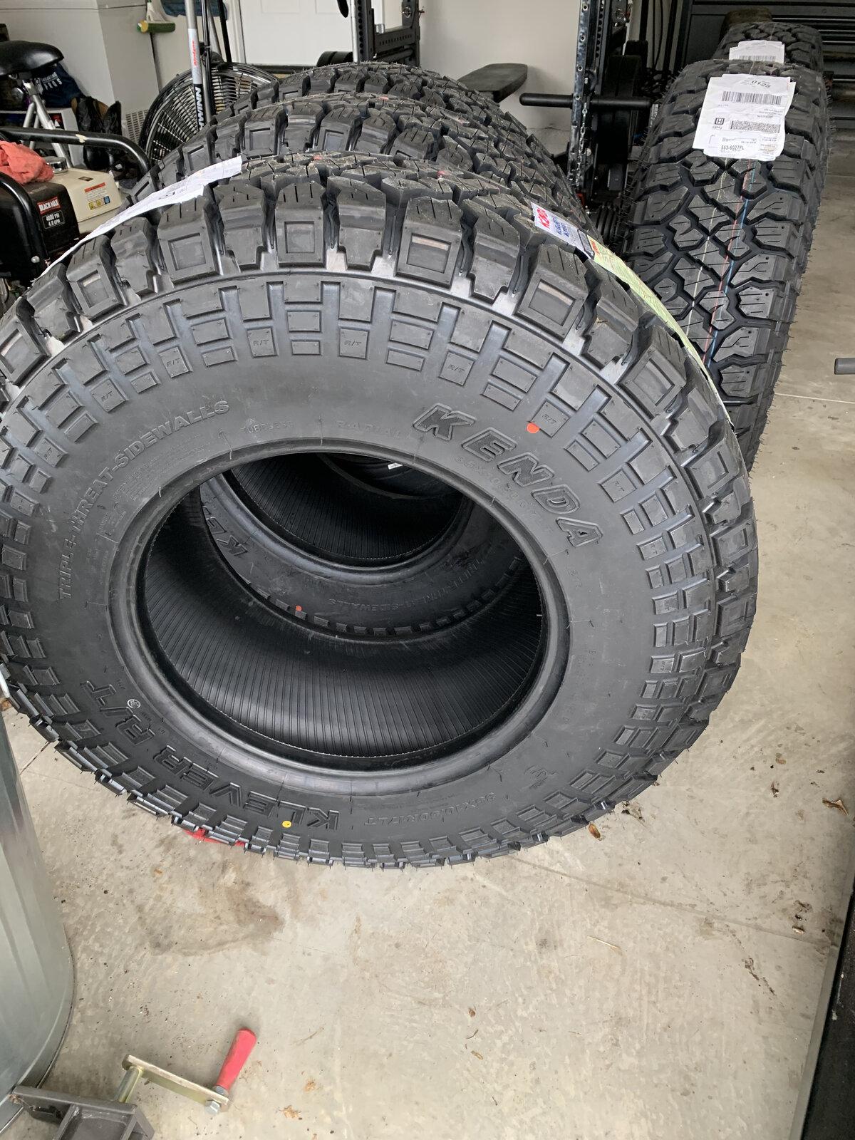 Jeep Gladiator Can I put 35s on my 17" stock rims and without lifting it? 5902EAC0-AC2E-44D1-894C-058F420F1833
