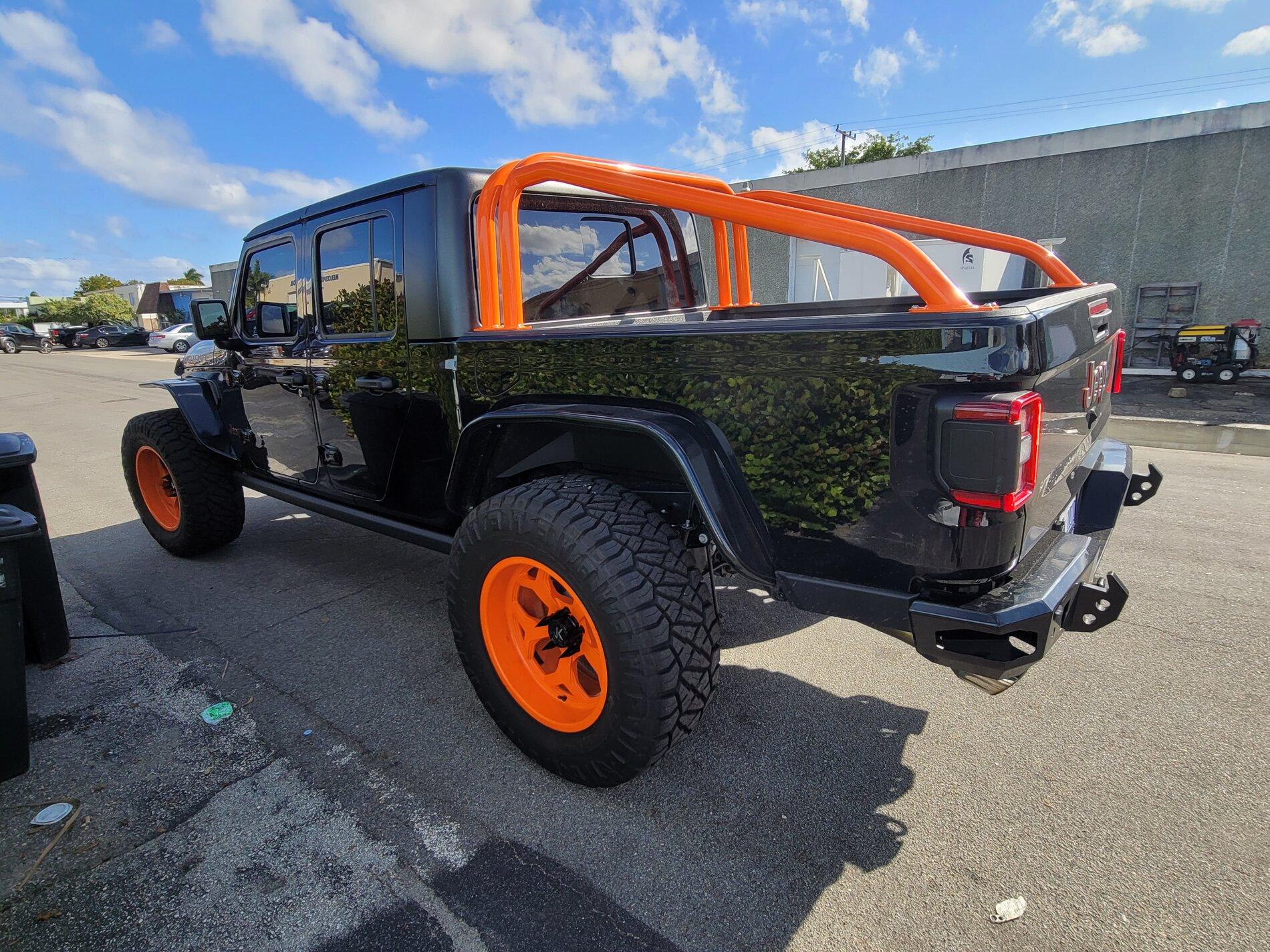 Jeep Gladiator New roll bar from So Flo Jeeps 20201218_133942