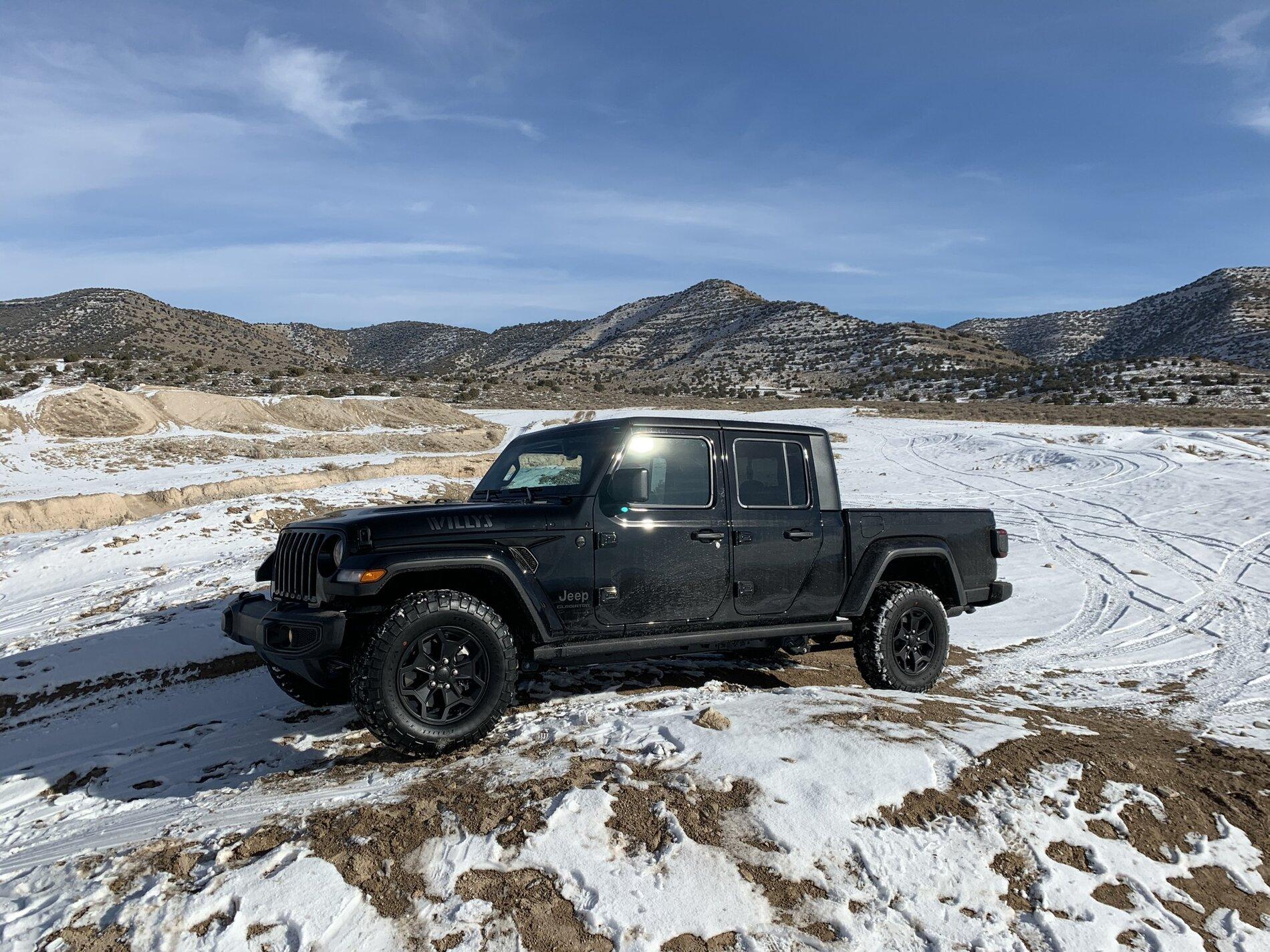 Jeep Gladiator WILLYS Edition Gladiator JT Club 5B4D5CF8-EF61-415F-9D9D-0BD10BA0A8F4