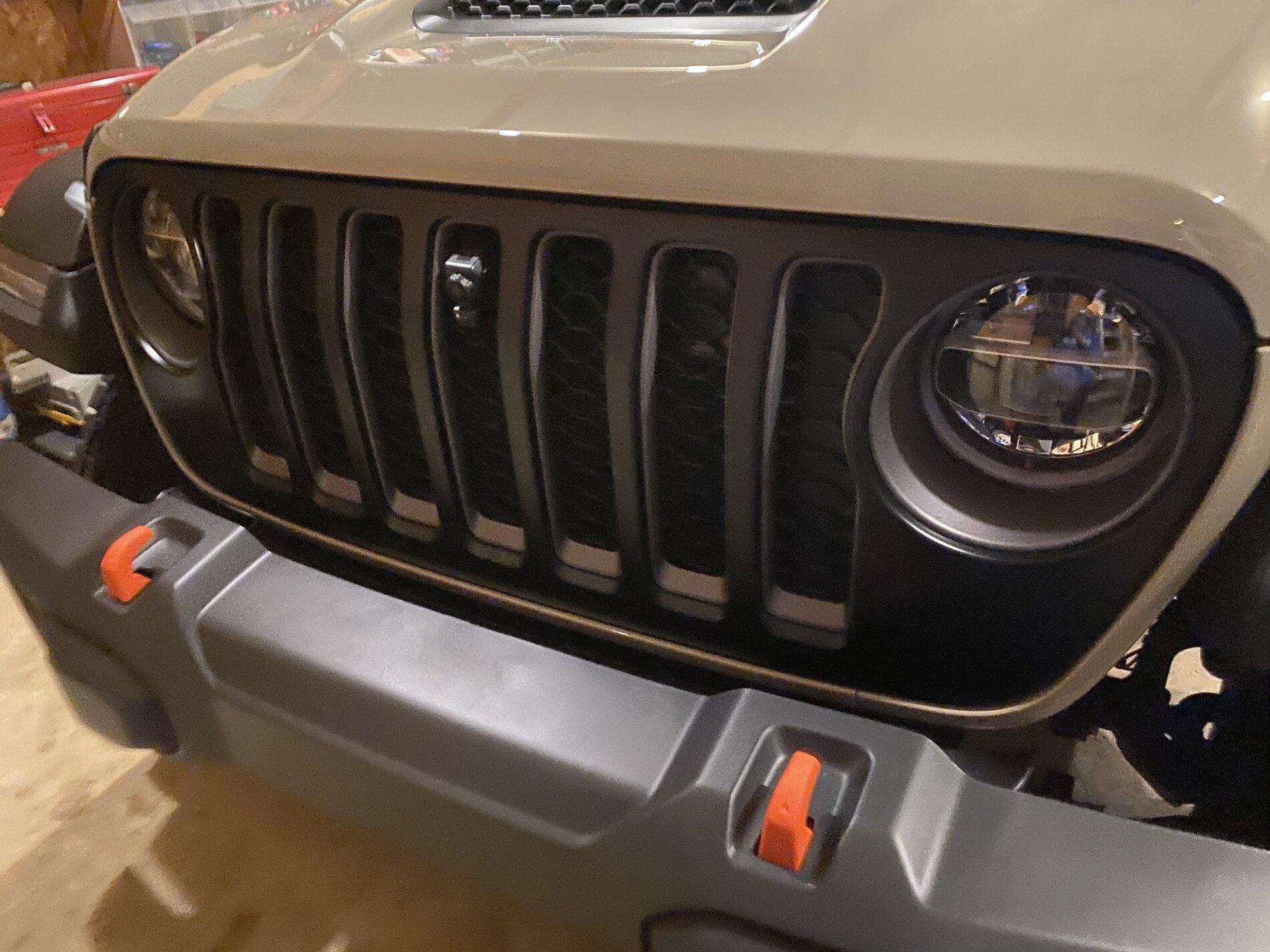 Jeep Gladiator Anyone install Quadratec pre-runner lighting? 8603F58B-50F5-4425-8BFB-FCEB086A77D1