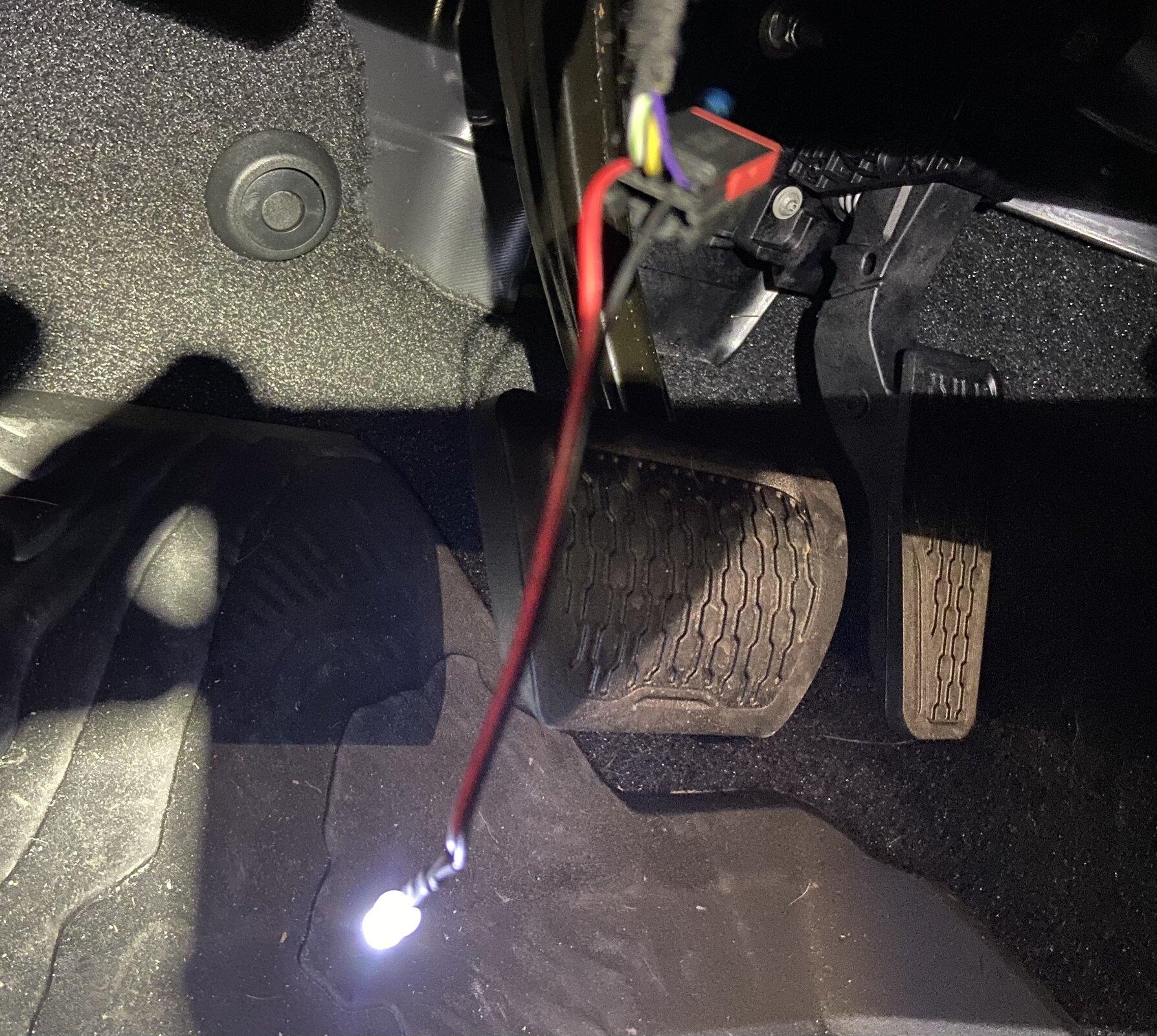 Jeep Gladiator 2020 Jeep Gladiator Parking Light Wire Color 3E3B1E6F-9452-4204-89E0-60406502303F