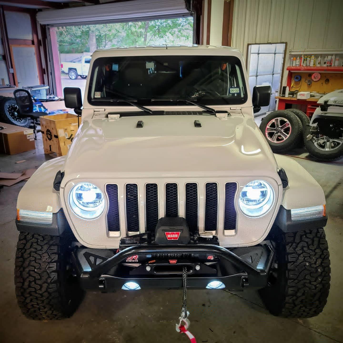 Jeep Gladiator Any suggestions on a front bumper that will fit the stock LEDs? 4244A6E2-B5D0-491A-8F34-9B443BEE2CB3