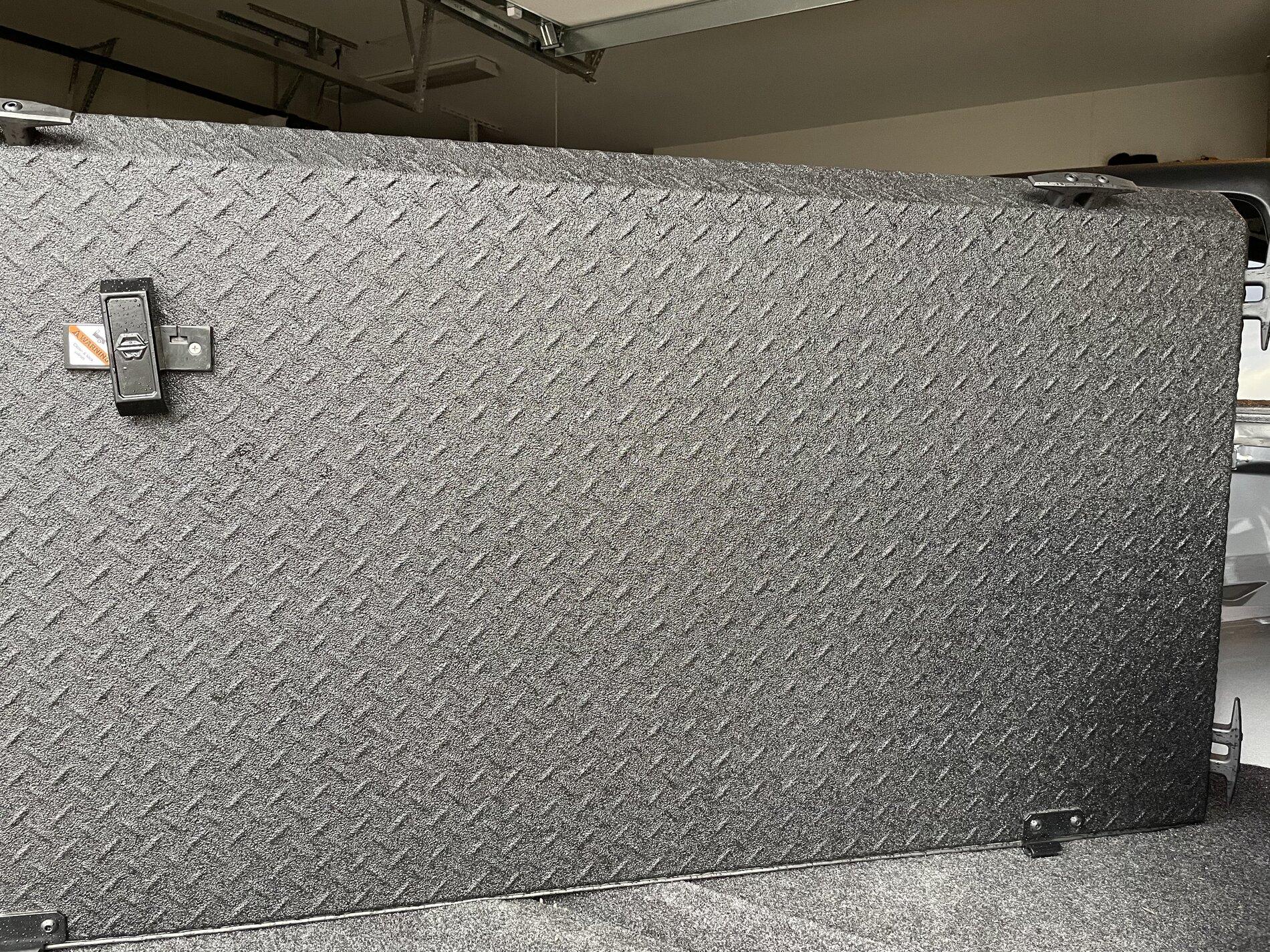Jeep Gladiator WTS- Diamondback HD Tonneau cover for trail rail system DBEB8932-8A68-4714-9C3B-786529DF29D0
