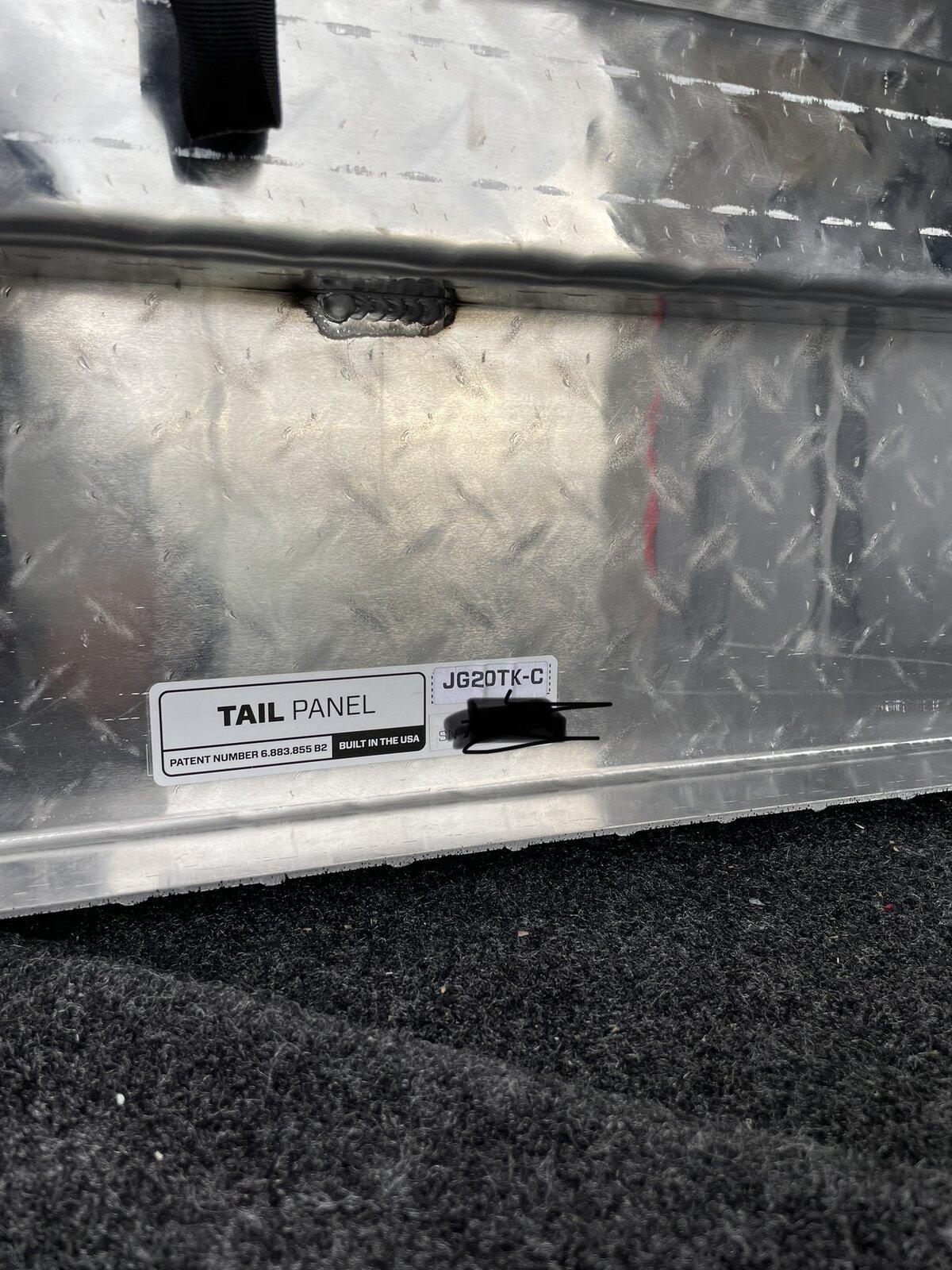 Jeep Gladiator WTS- Diamondback HD Tonneau cover for trail rail system 129AB66D-6DBF-4E09-B247-A36C925AB77D