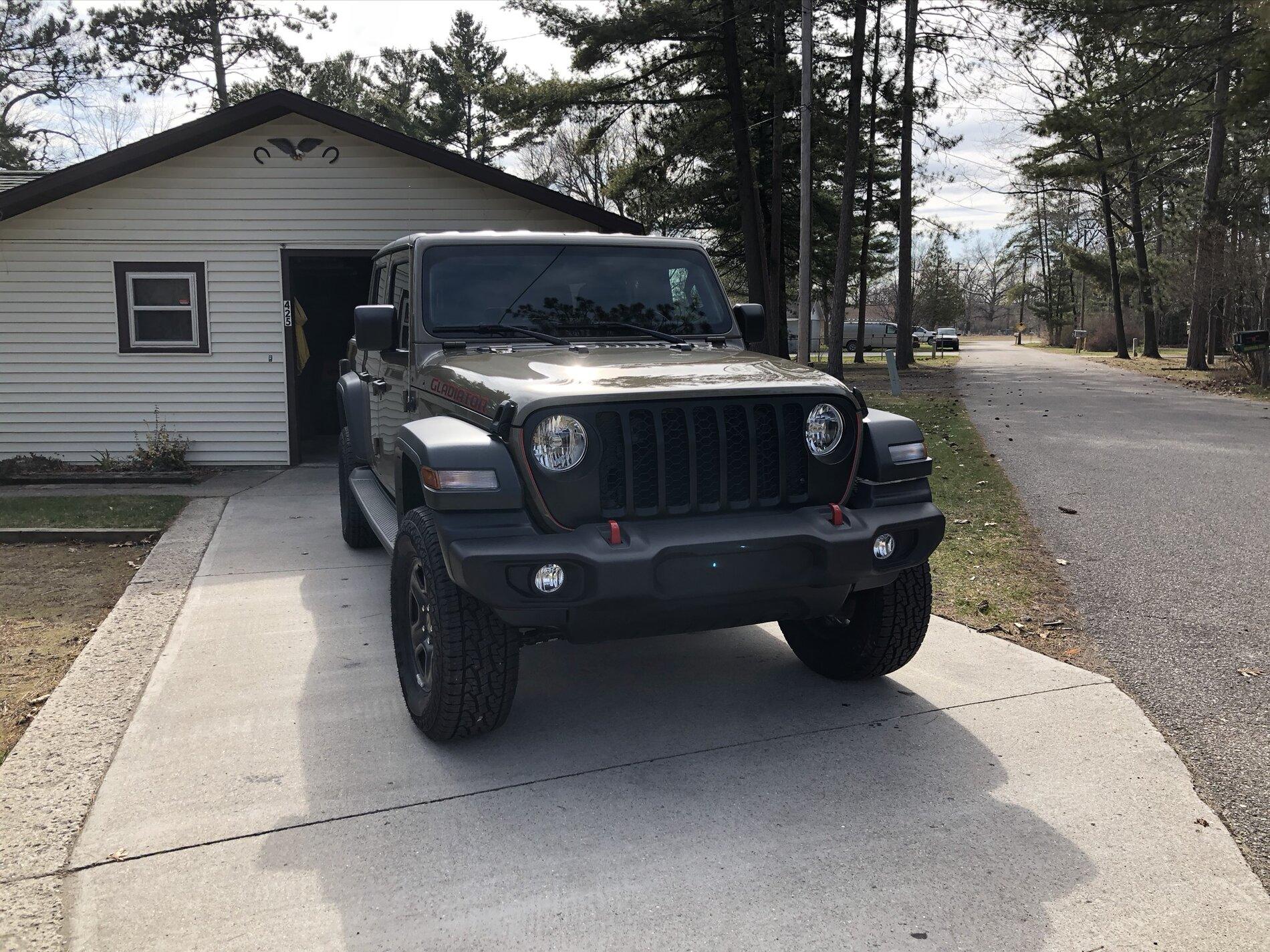 Jeep Gladiator Gator AND/OR Gobi Pics 689143D8-FE47-4C60-85E4-B302D1523A22