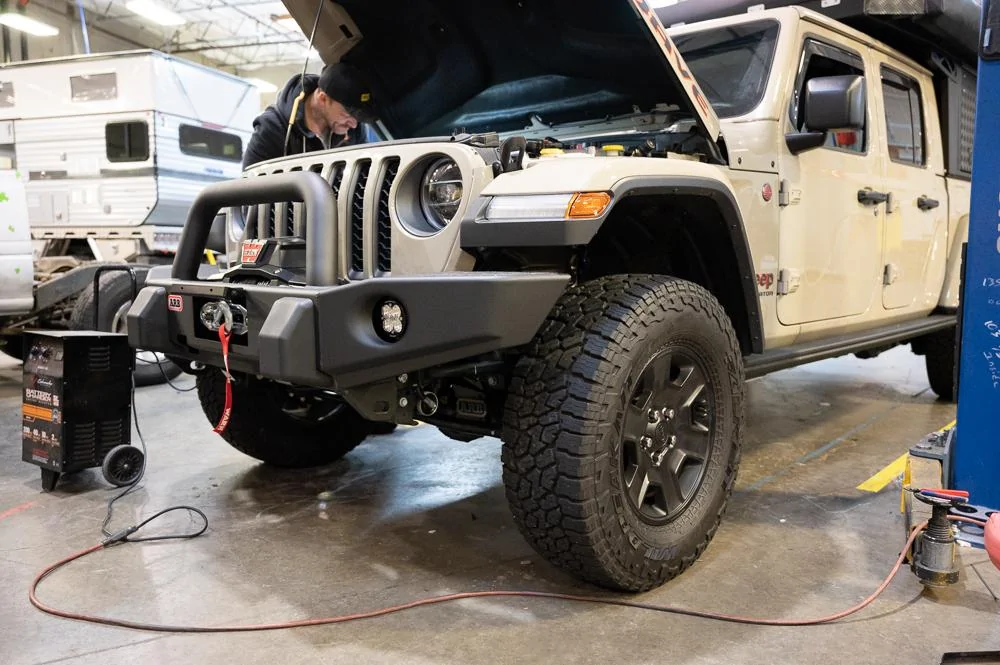 Jeep Gladiator Alu-Cab Canopy Camper _Z620288