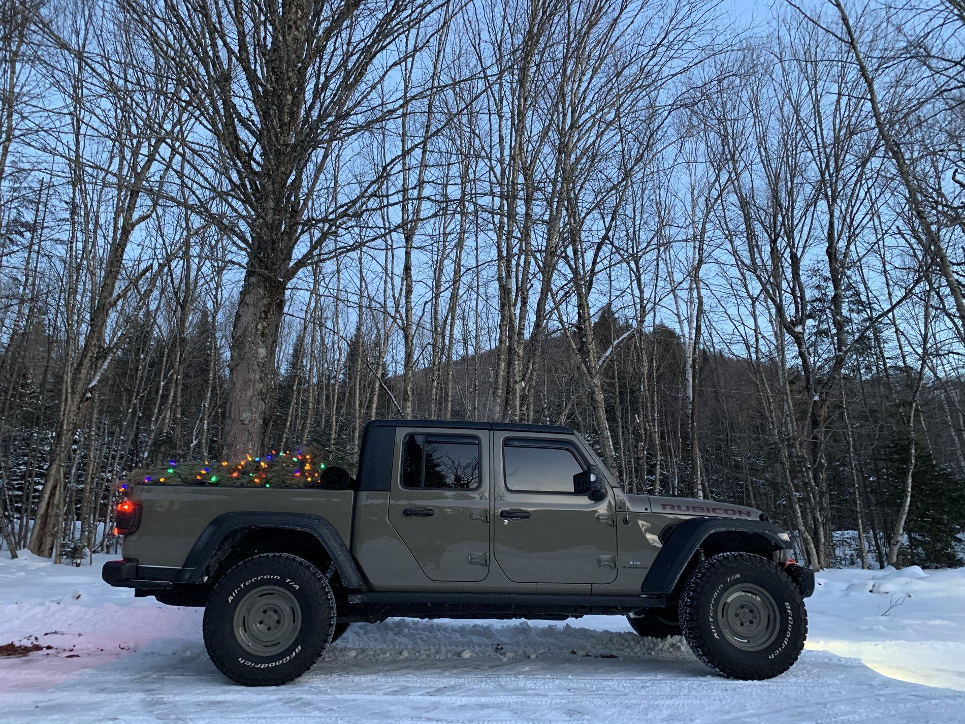 Jeep Gladiator Gladiators on Mopar 2" Lift Kit 505FA970-69E6-469C-9E0B-FCA81330F14F