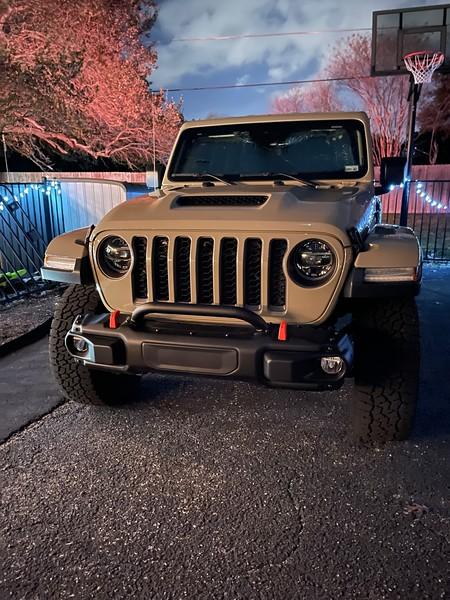 Jeep Gladiator Swapping the Mojave plastic bumper with the Mopar steel bumper i-8sNkGcG-L