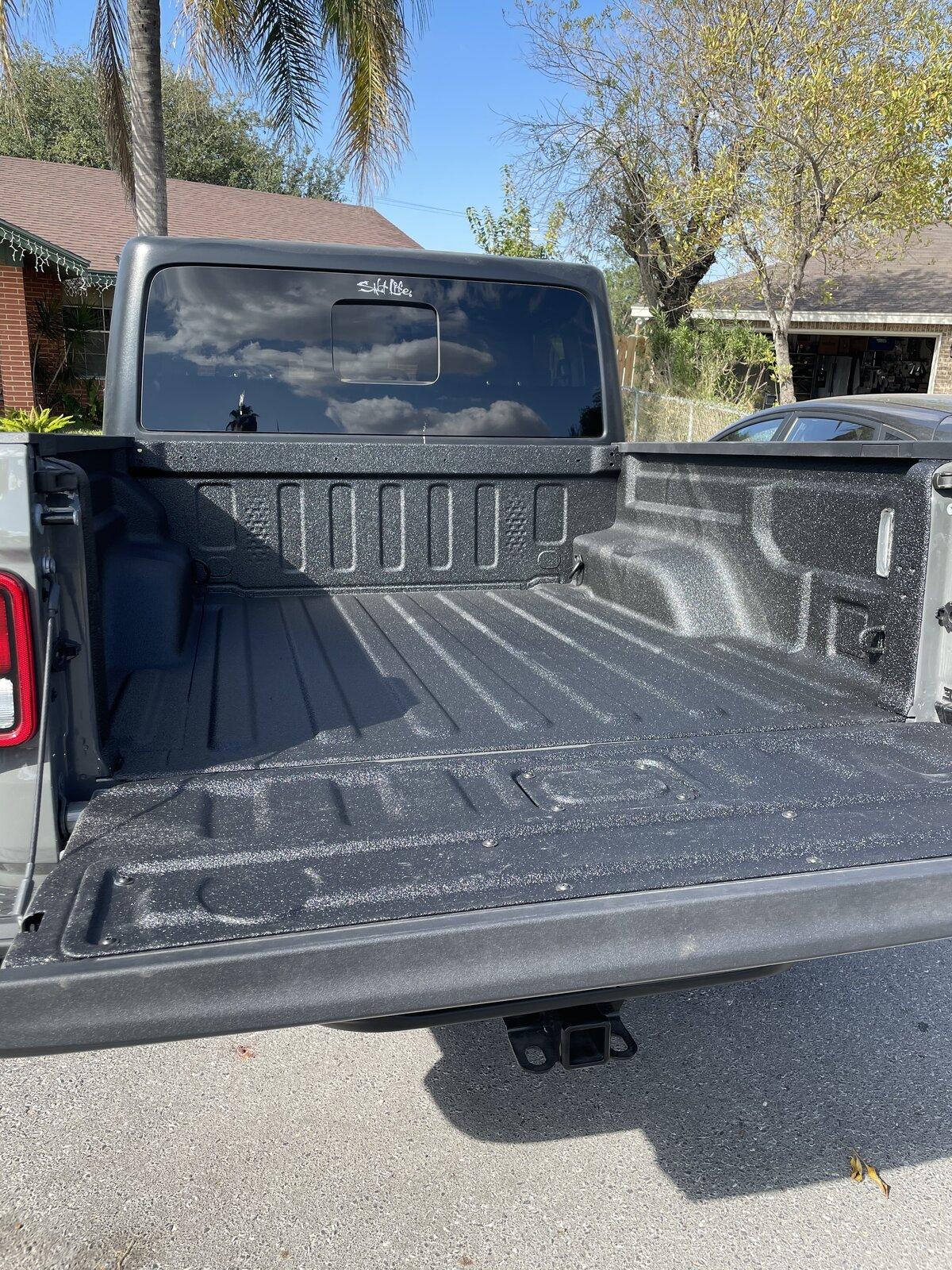 Jeep Gladiator STING GRAY Gladiator JT Club 1B361251-E6F1-4729-8101-C6077AAEB94C