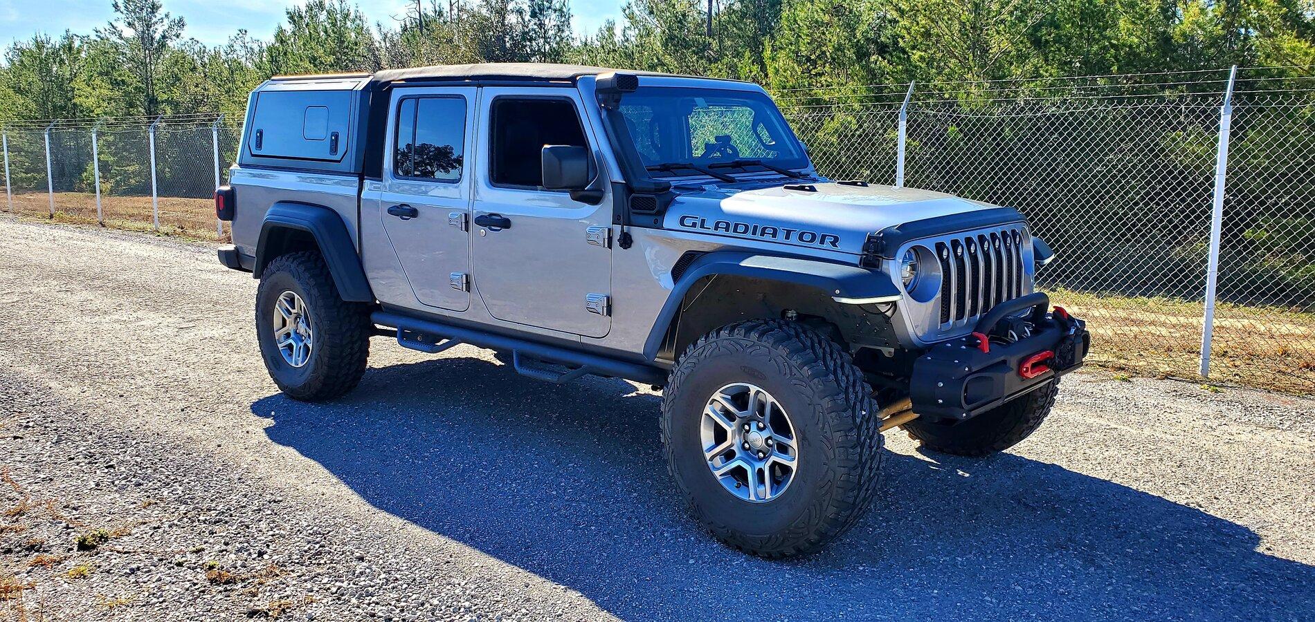 Jeep Gladiator SmartCap EVO goes on Gladiator with a SoftTop 20201222_125711