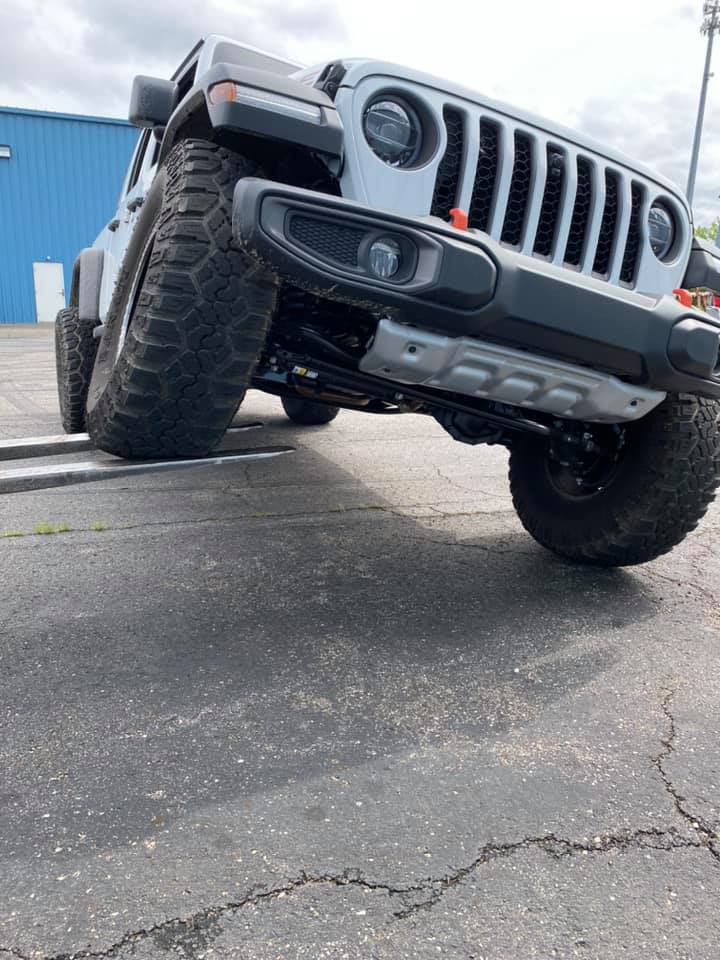 Jeep Gladiator 37 regrets mojave-37s-stock-suspension2