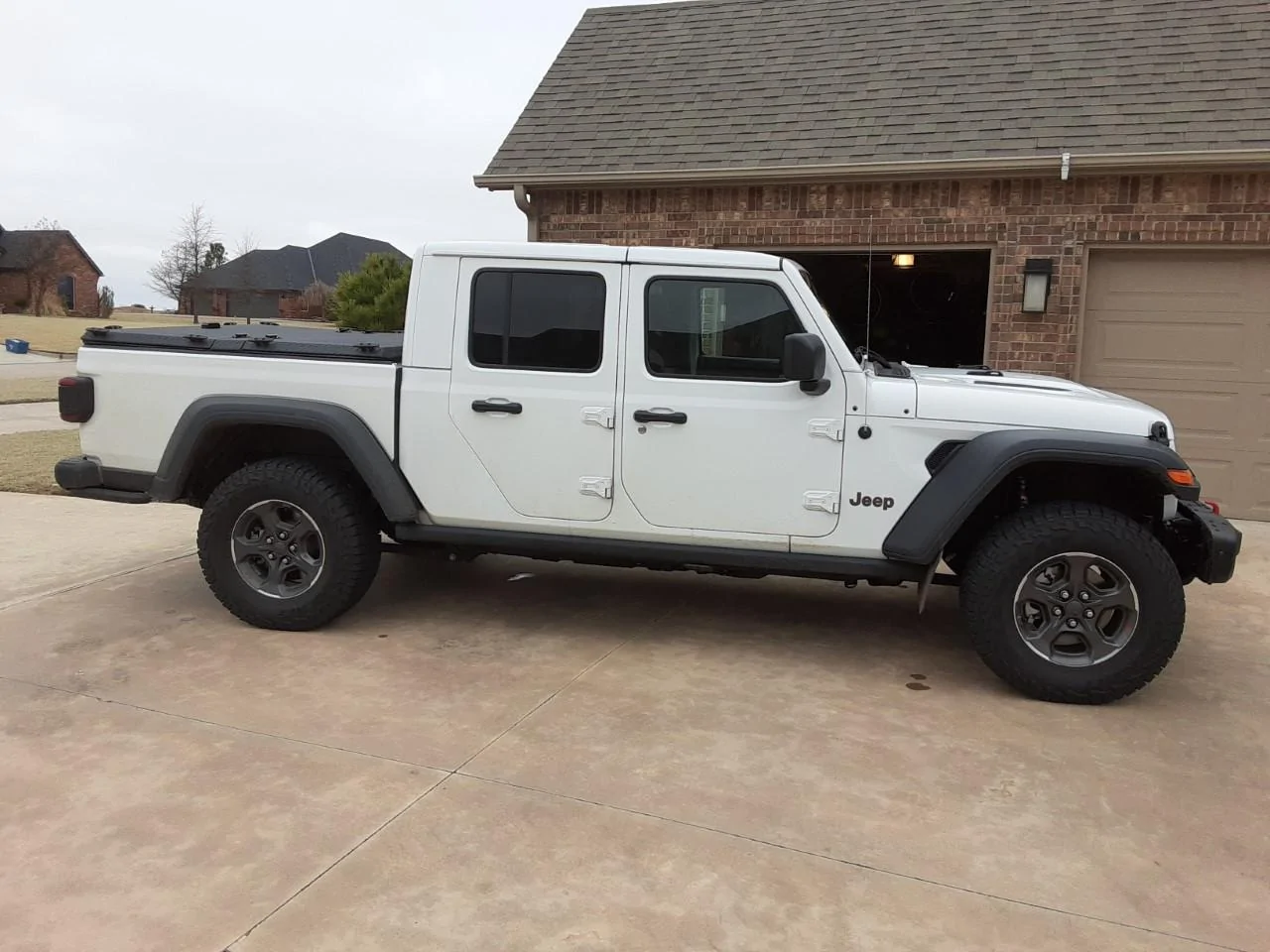 Jeep Gladiator BRIGHT WHITE Gladiator JT Club thumbnail_20200130_124407