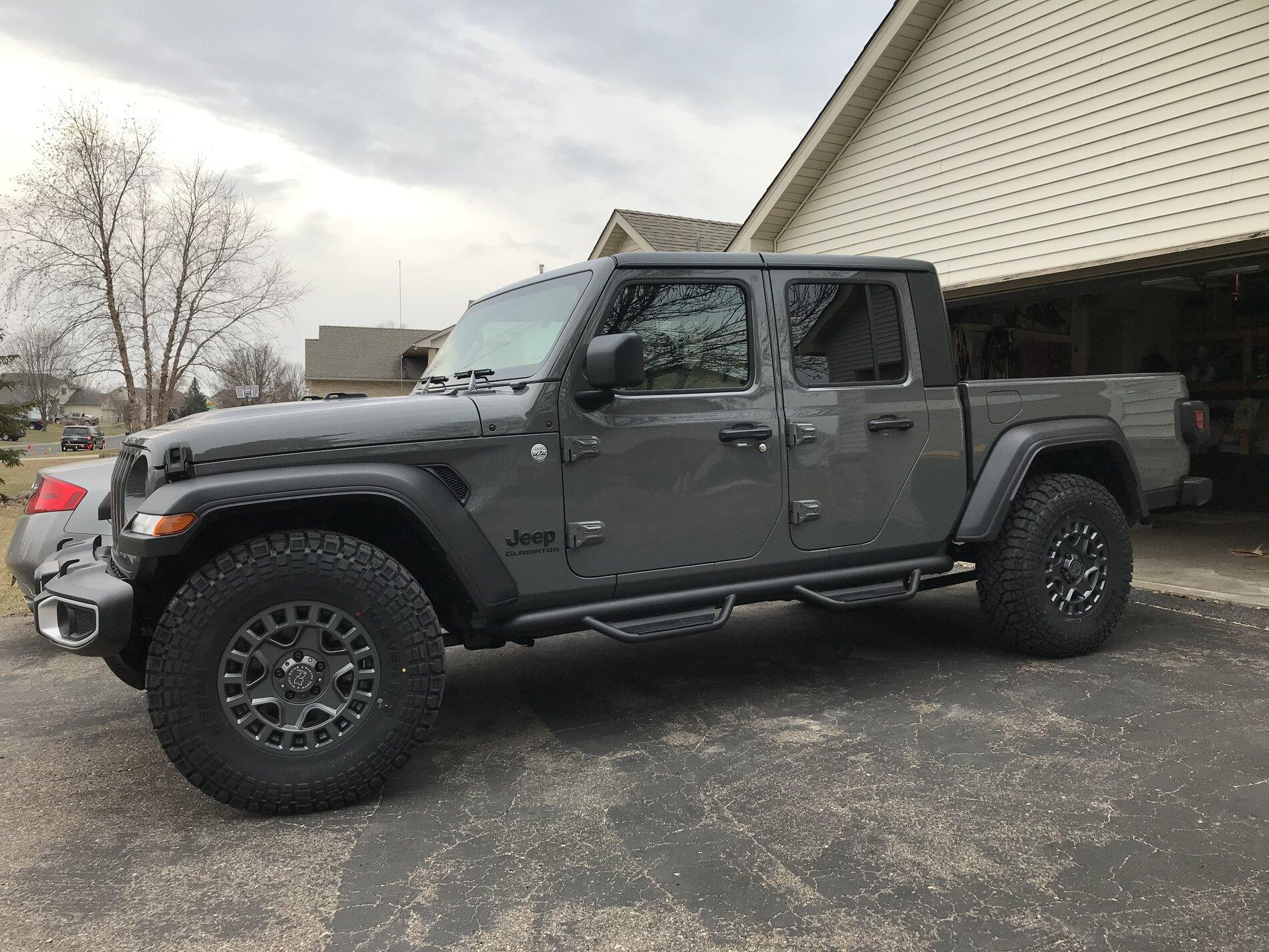 Jeep Gladiator STING GRAY Gladiator JT Club 4EAA5835-114B-4BC7-8763-FB13A002C75C