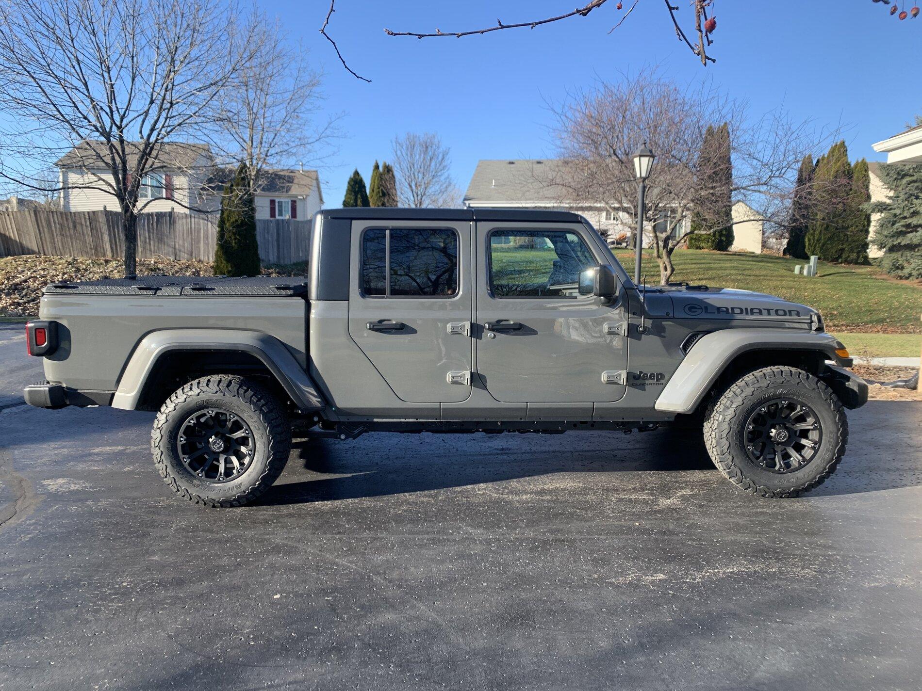 Jeep Gladiator STING GRAY Gladiator JT Club 0D074876-BC19-431A-B946-1936CD56E0ED