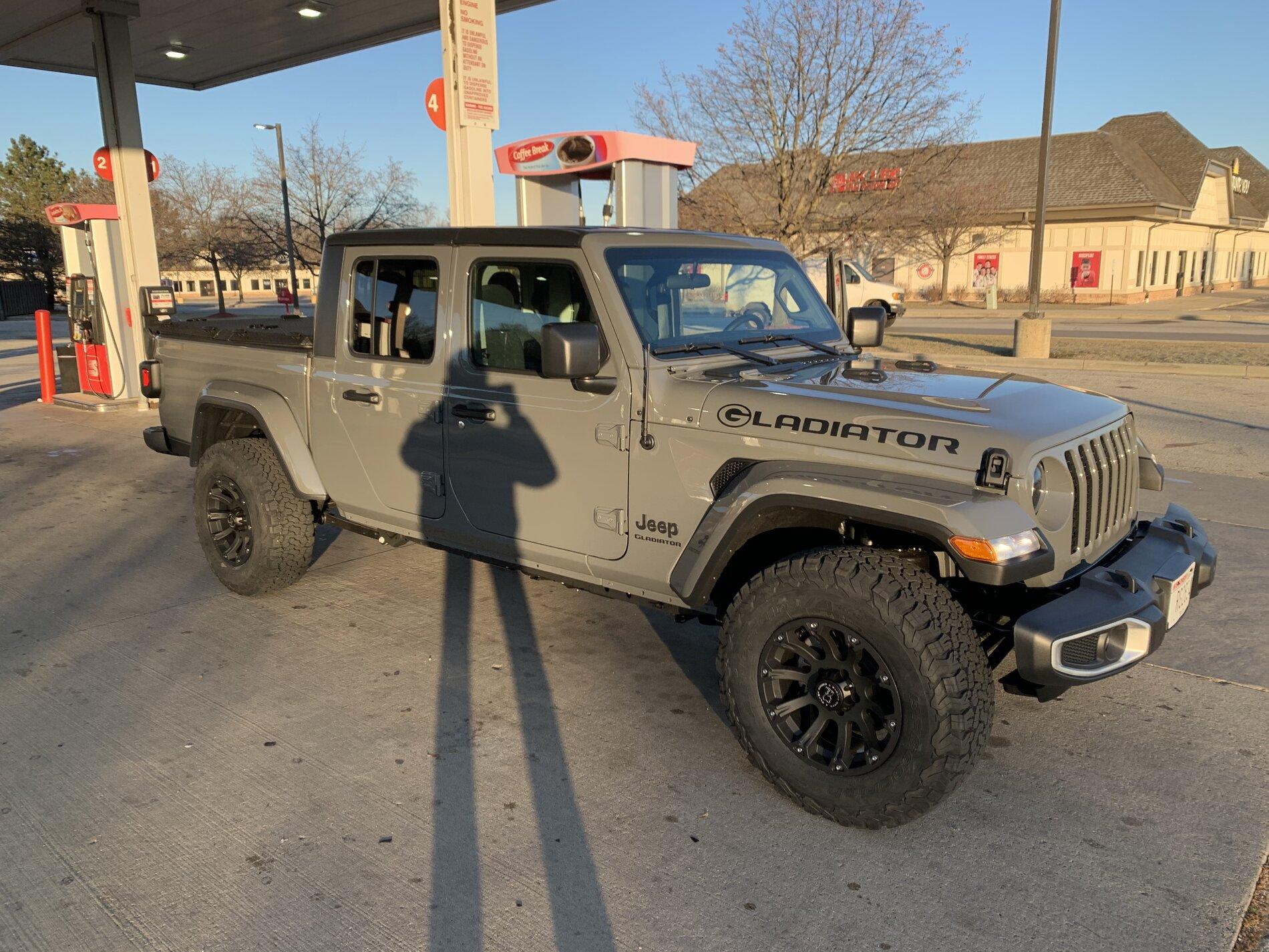 Jeep Gladiator STING GRAY Gladiator JT Club 693AEFF6-67FD-468E-A8AC-EAB8652F1902