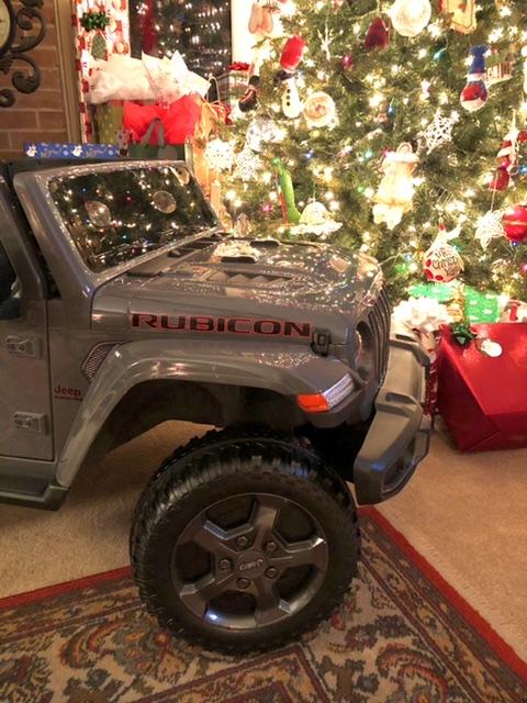 Jeep Gladiator Merry Christmas everyone? 89FD648F-03AF-4CC0-9E59-EE41ADB711A2