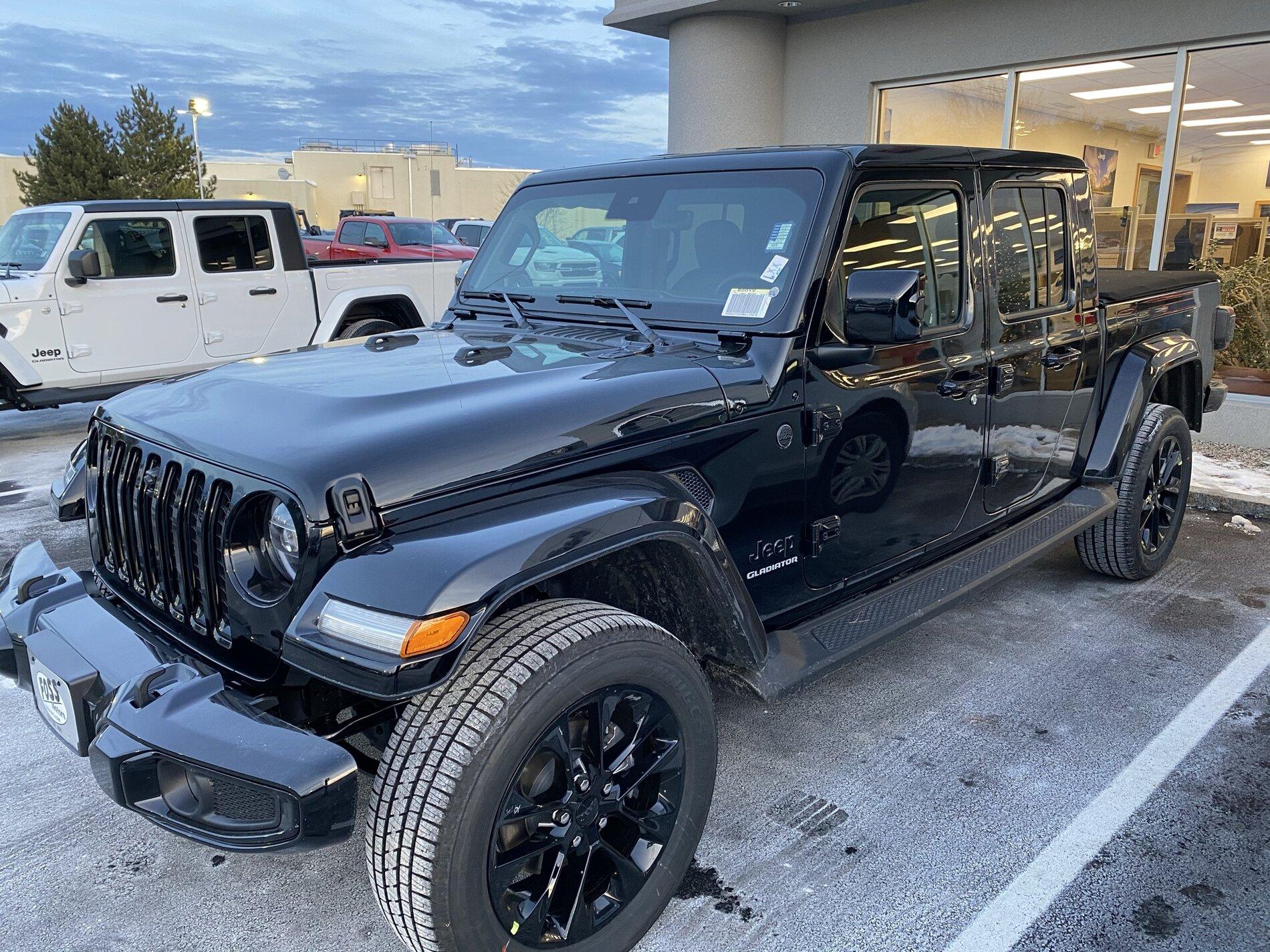 Jeep Gladiator What Jeep stuff did y’all get for Christmas? IMG_0172