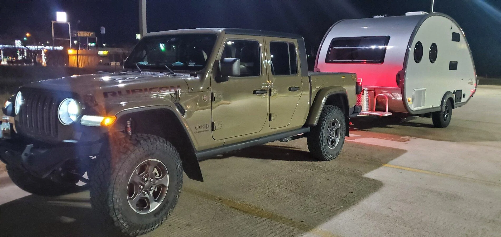 Jeep Gladiator So, what is everybody towing? 20201225_191635