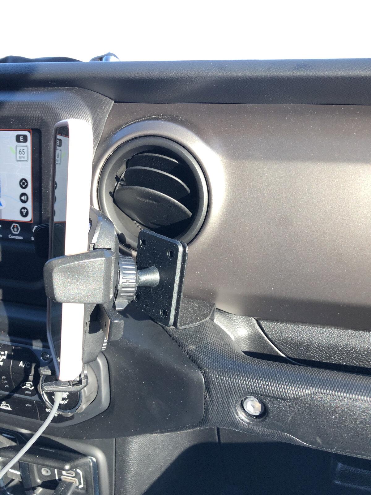 Jeep Gladiator Phone Solutions 1B1A699C-D3B0-415A-B519-94F53E26E655