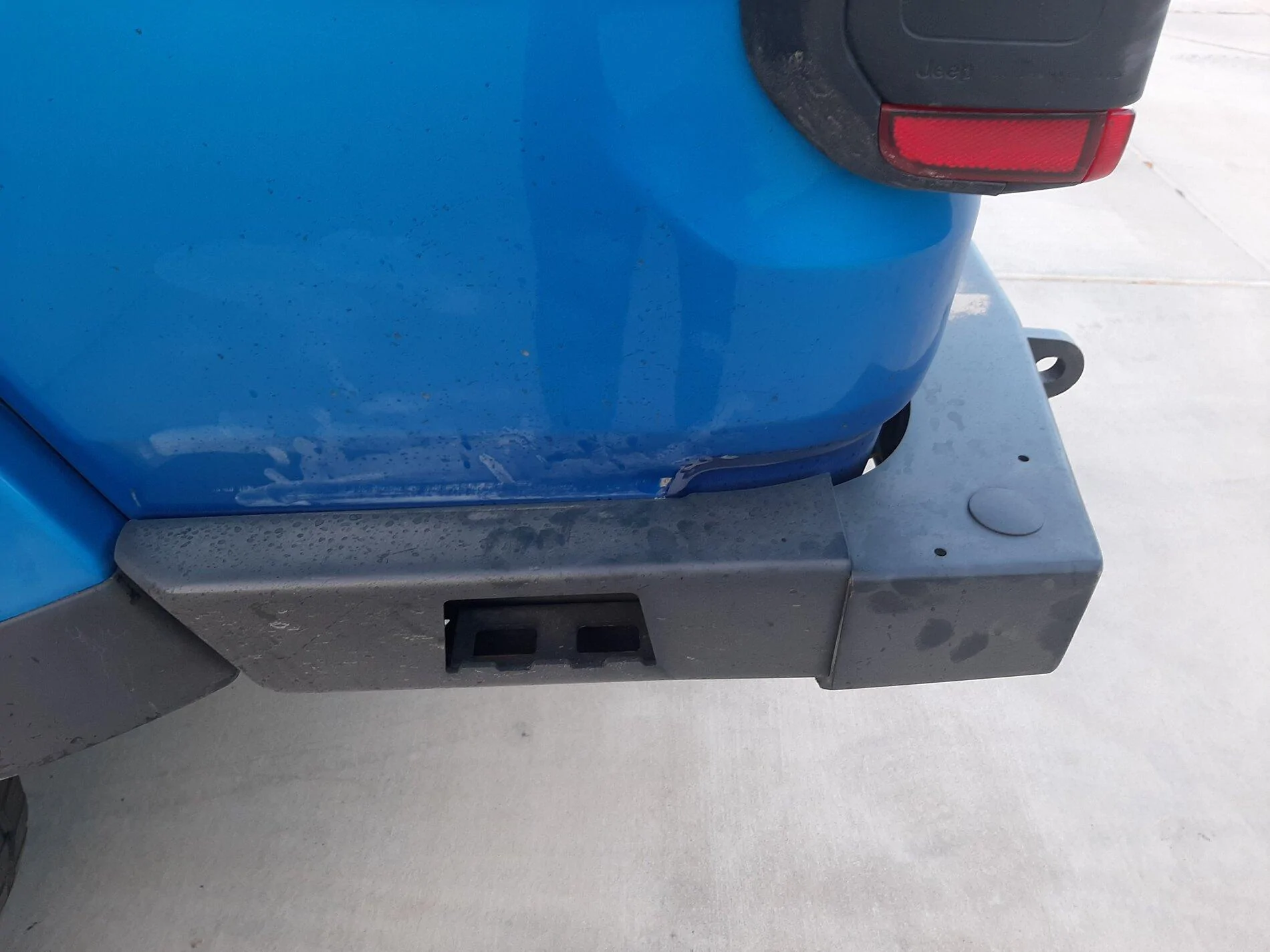 Jeep Gladiator Gladiator dual swing rear bumper prototype renderings. 20201227_080033[1]
