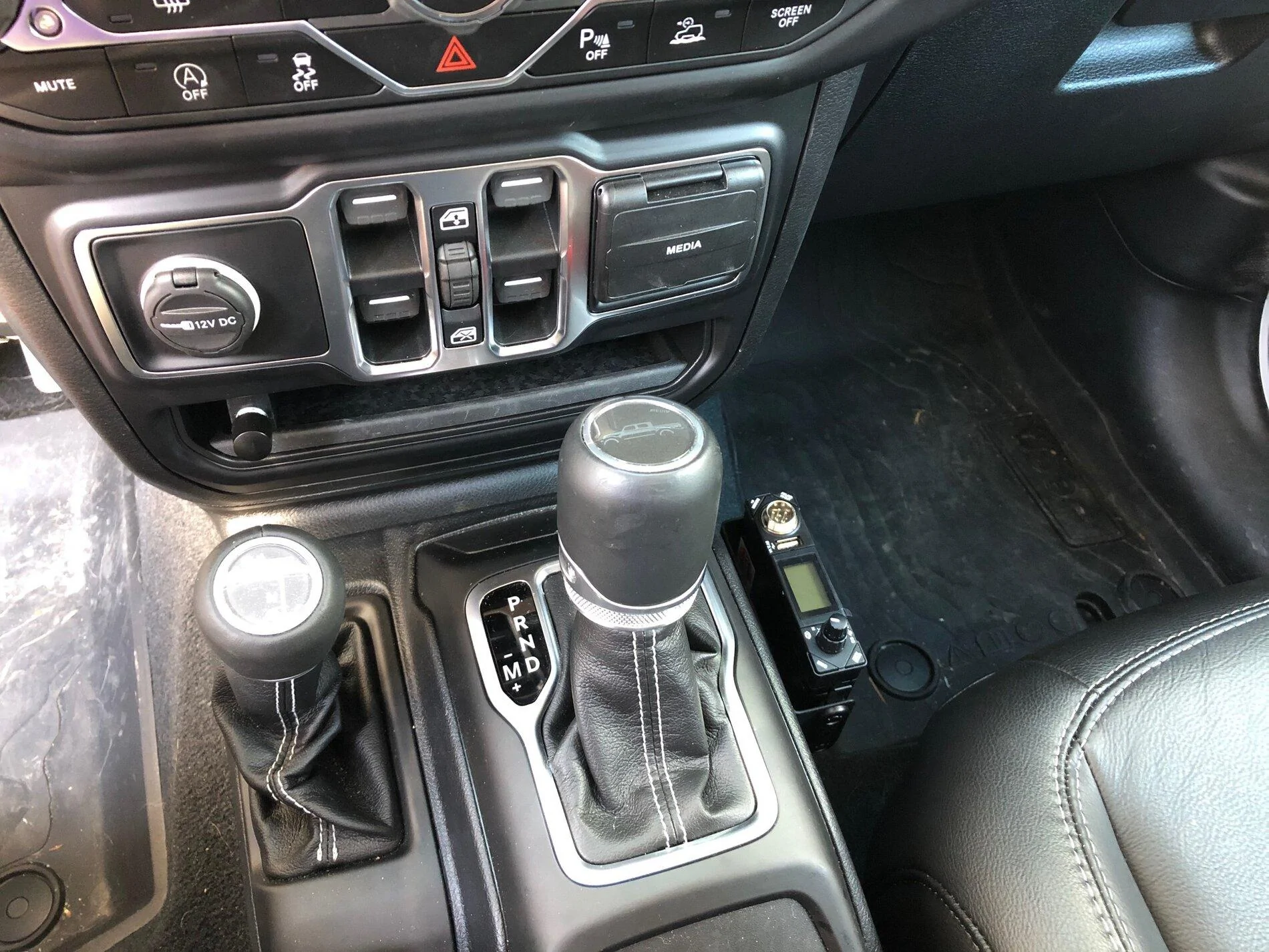 Jeep Gladiator President Bill CB Radio Install IMG_0940