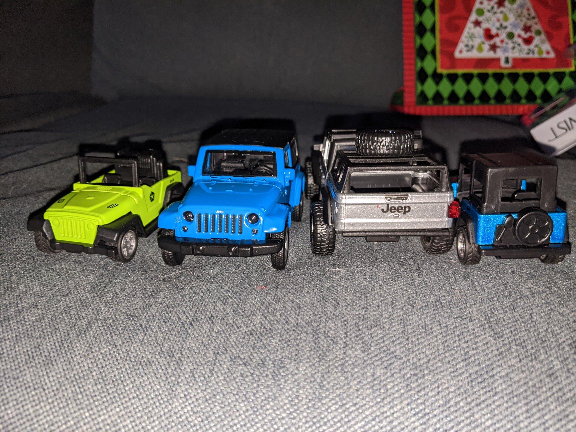 Jeep Gladiator Jeeps Parking Next To Jeeps PXL_20201227_214612942